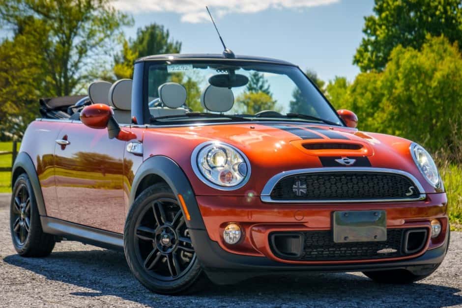 2013 Mini R57 Convertible sold for $18,777