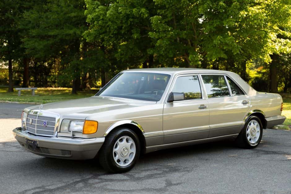 1988 Mercedes-Benz W126 S-Class sold for $6,000