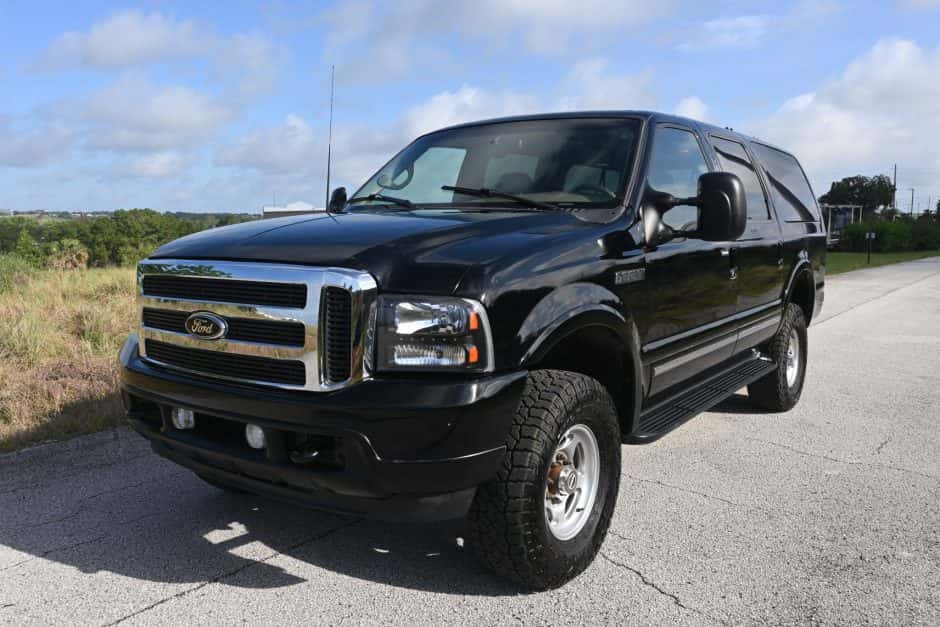 2002 Ford Excursion sold for $18,000