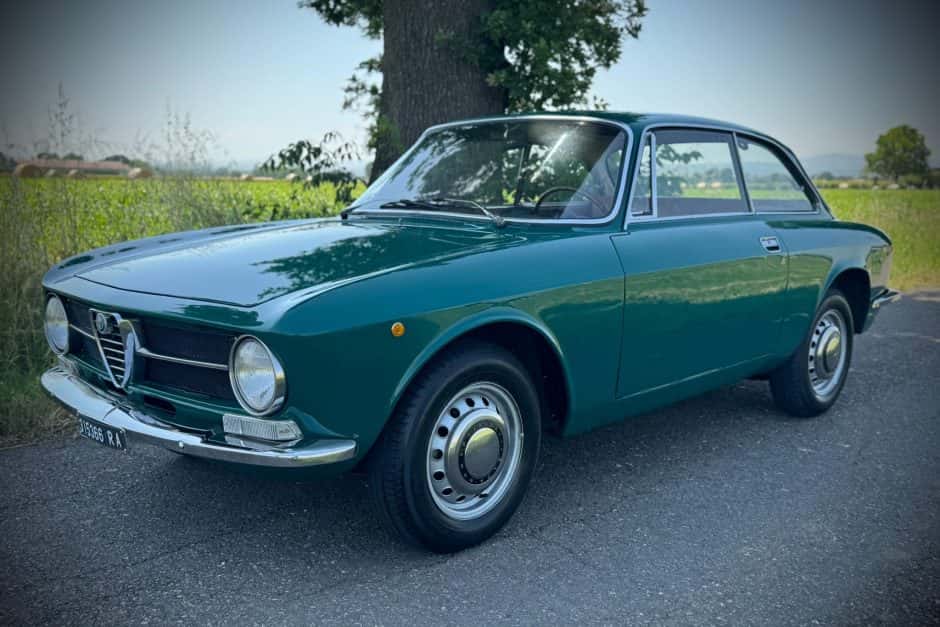 1972 Alfa Romeo 105/115 Series Coupe sold for €17,500