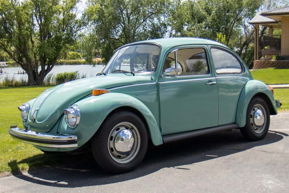 1974 Volkswagen Super Beetle sold for $7,000
