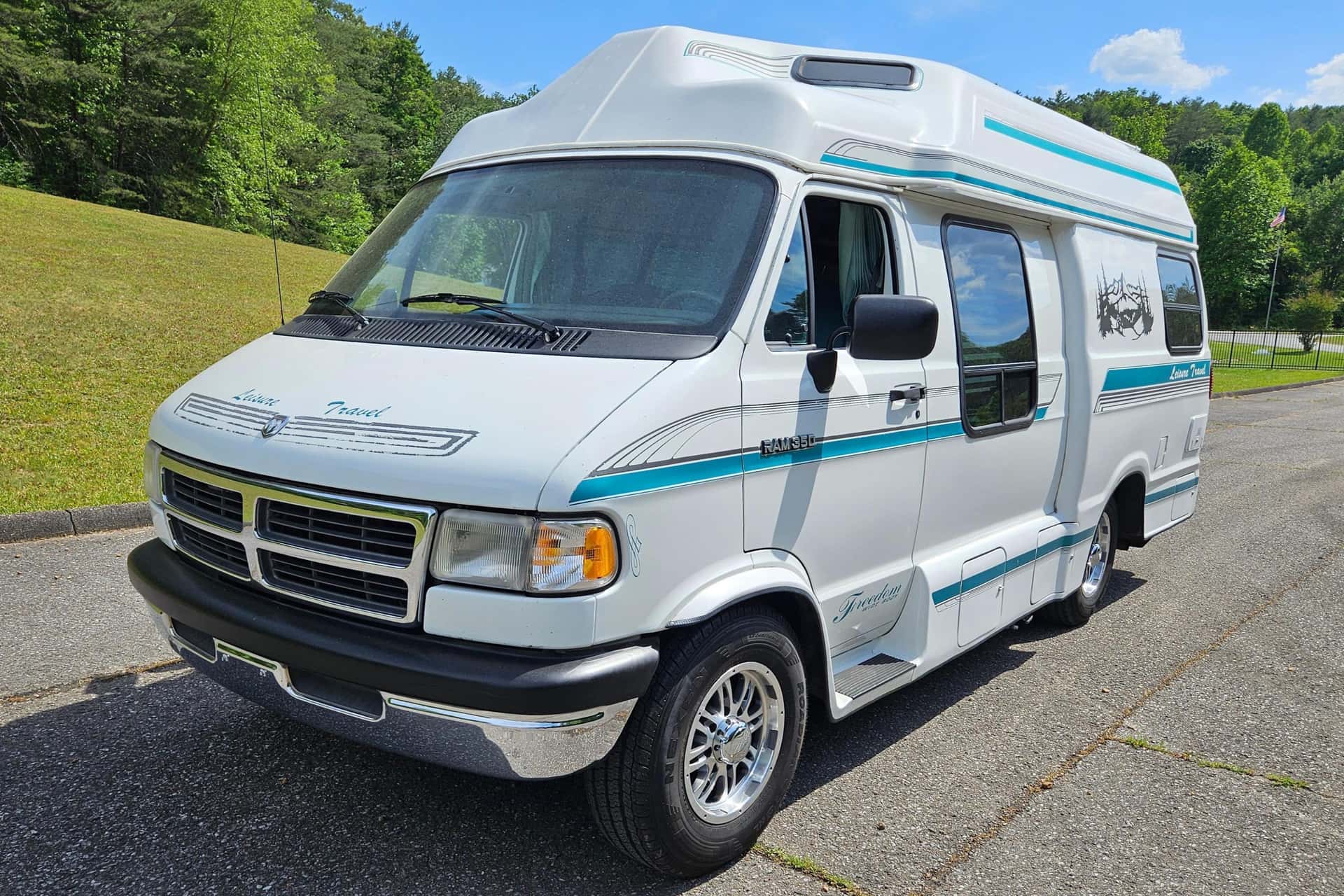 1995 Dodge Ram Van sold for $10,000