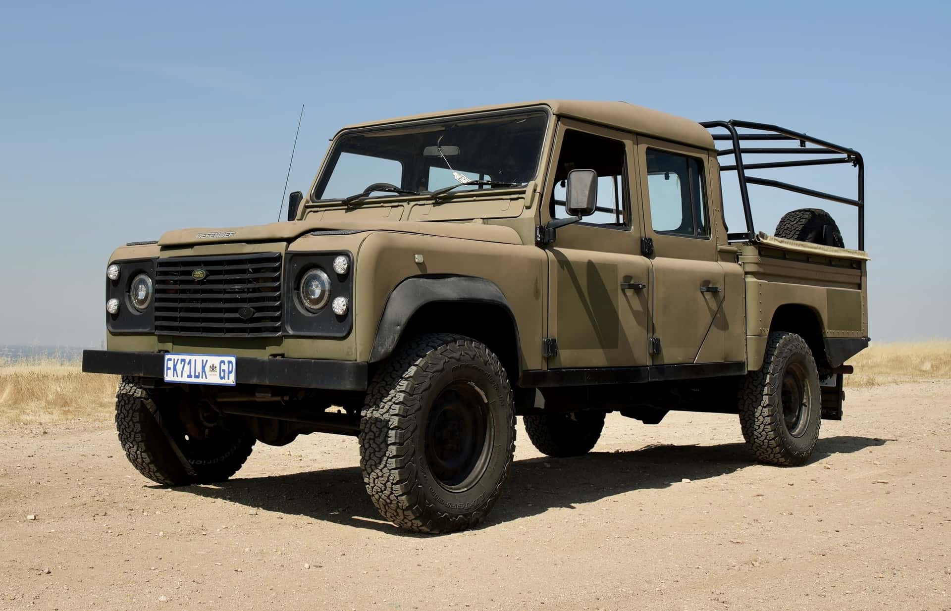 1994 Land Rover Defender sold for $19,000