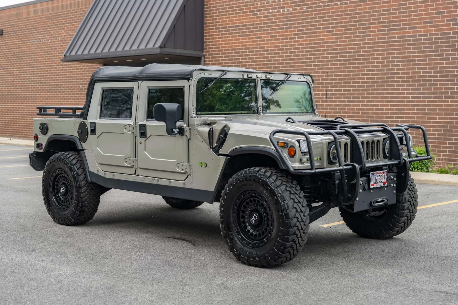 2000 AM General Hummer sold for $80,999