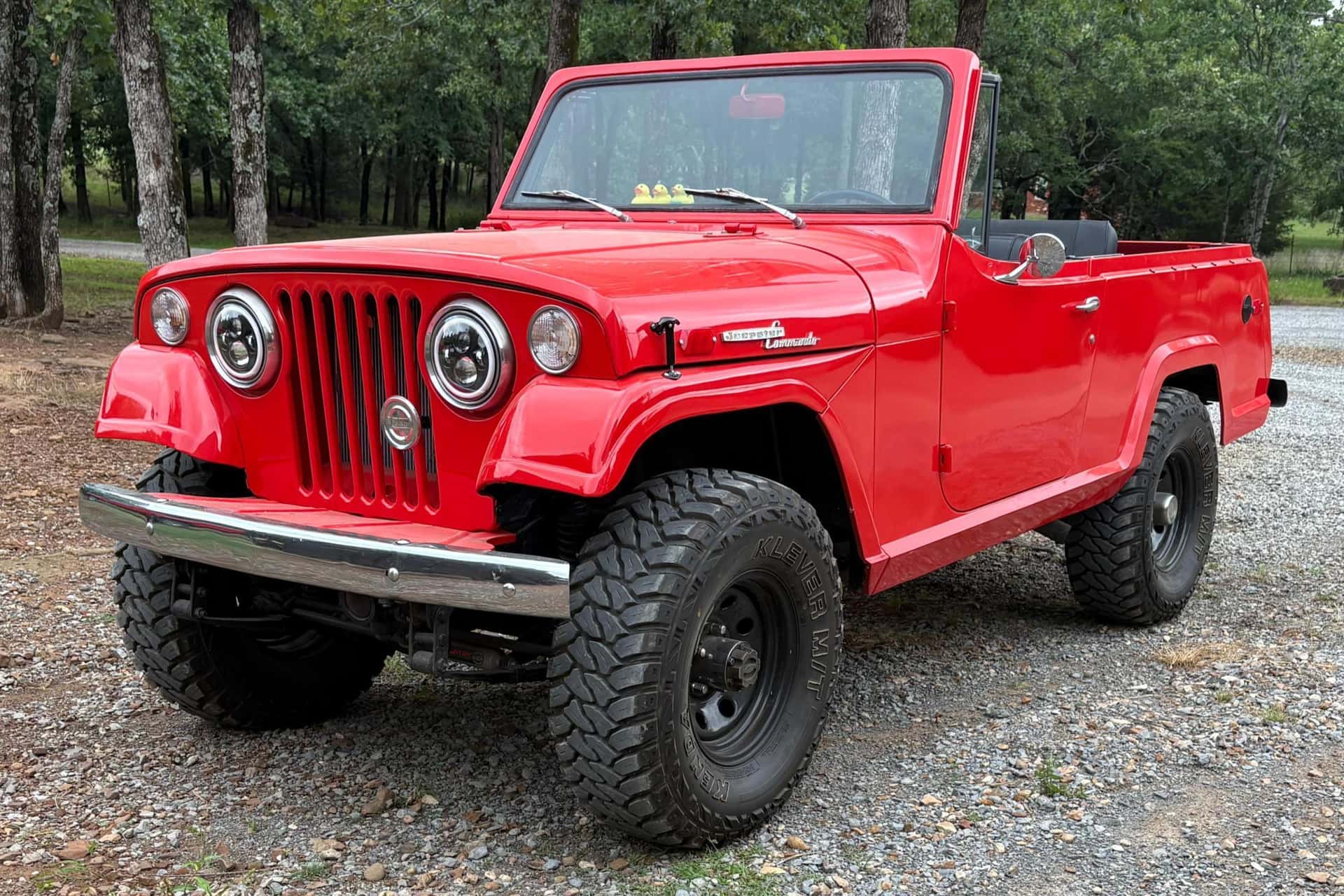 1970 Jeep Jeepster sold for $11,000