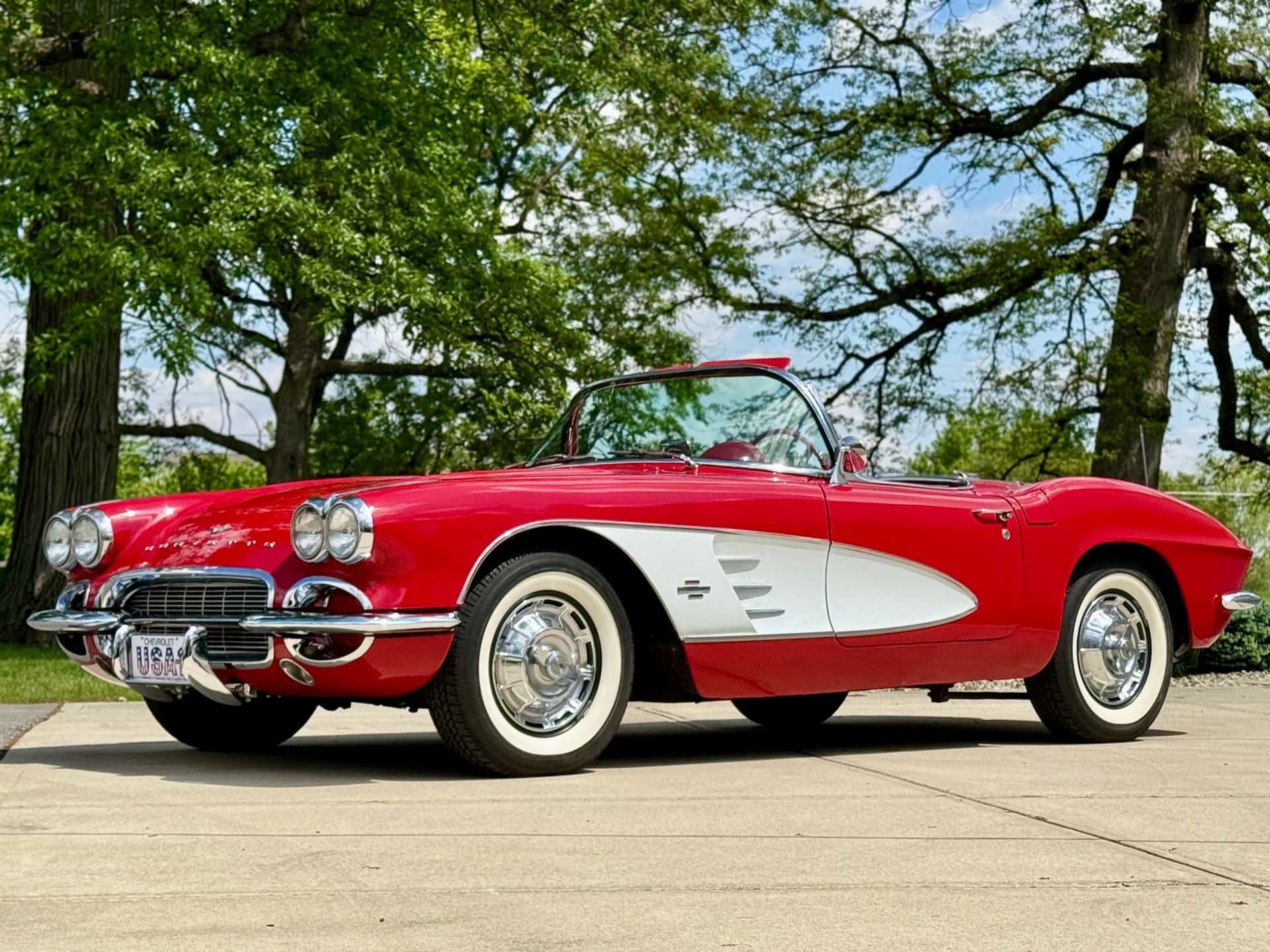 1961 Chevrolet Corvette sold for $55,500