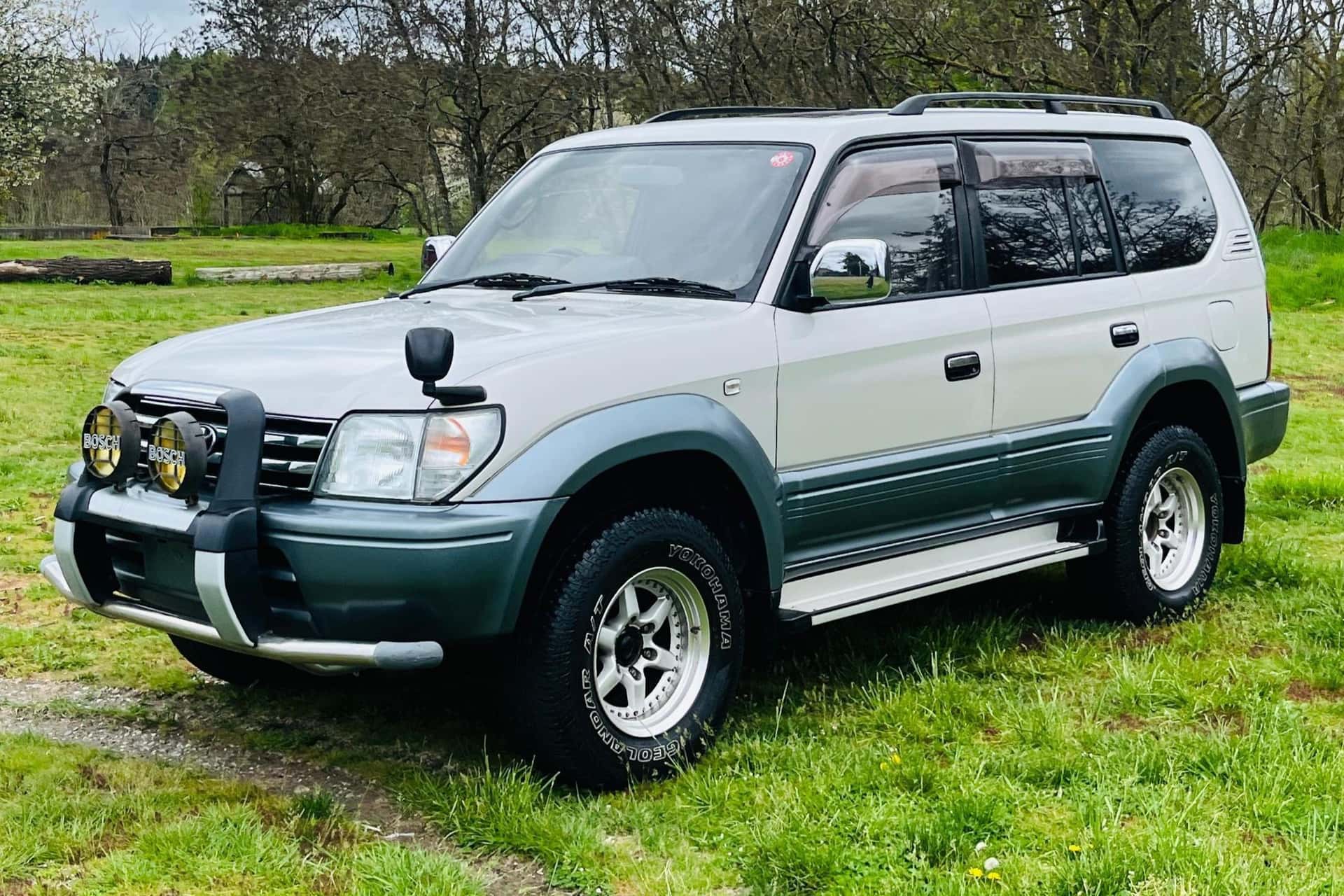 1996 Toyota Land Cruiser sold for $10,100