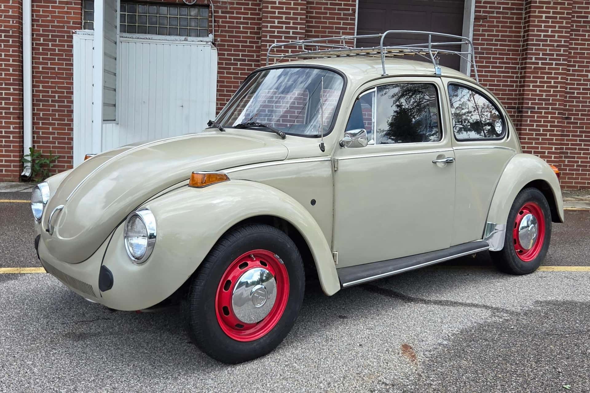 1974 Volkswagen Beetle sold for $4,600