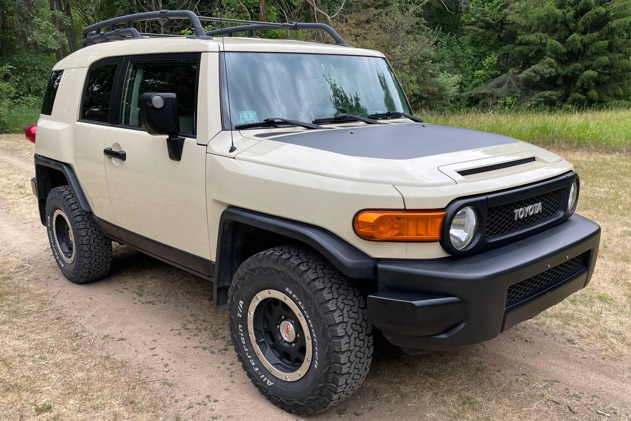 2010 Toyota FJ Cruiser sold for $17,750