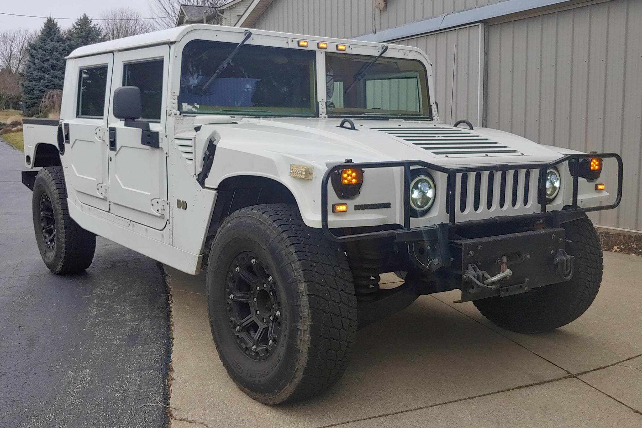 1995 AM General Hummer sold for $31,000