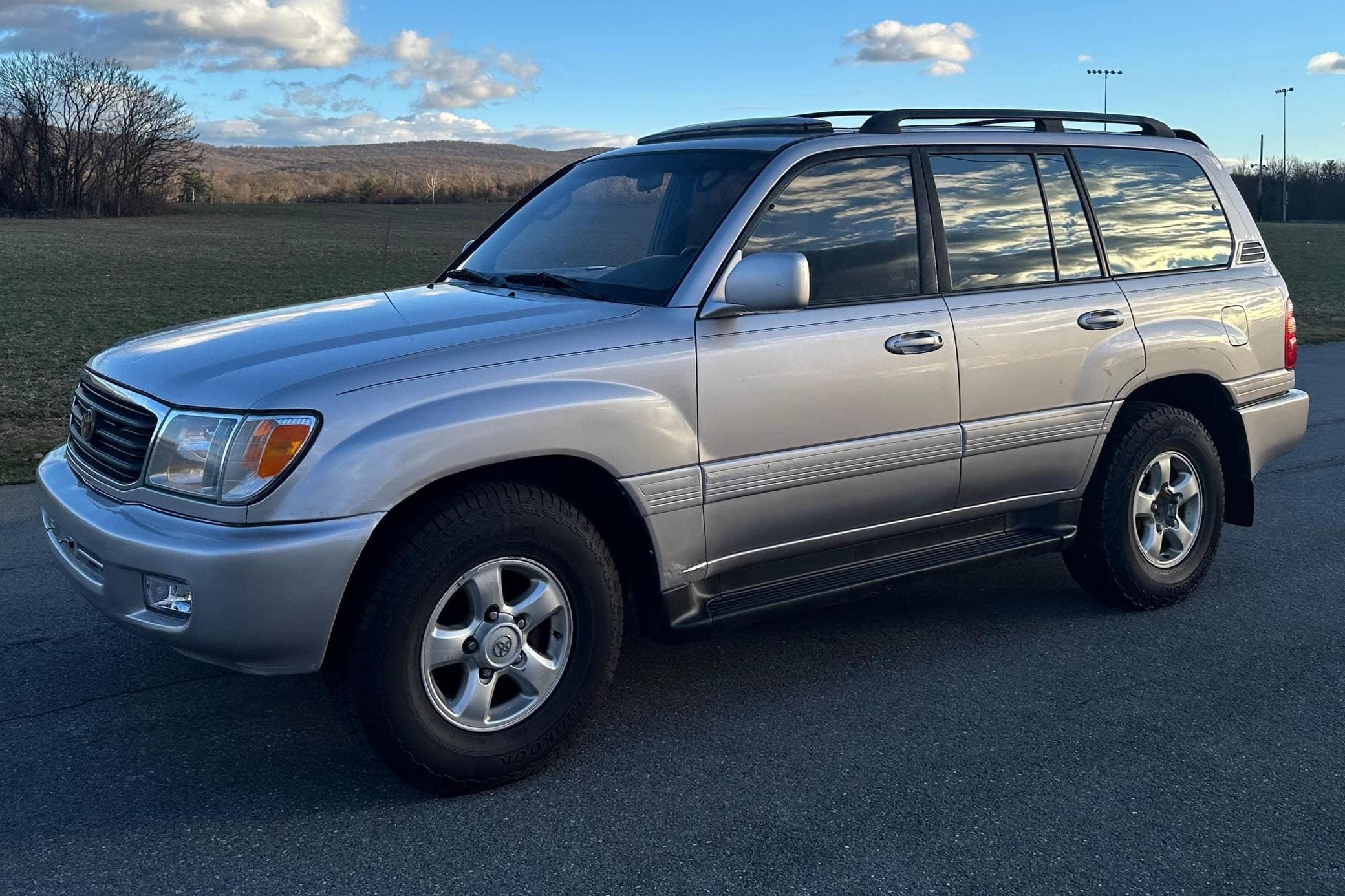 1999 Toyota Land Cruiser sold for $6,150