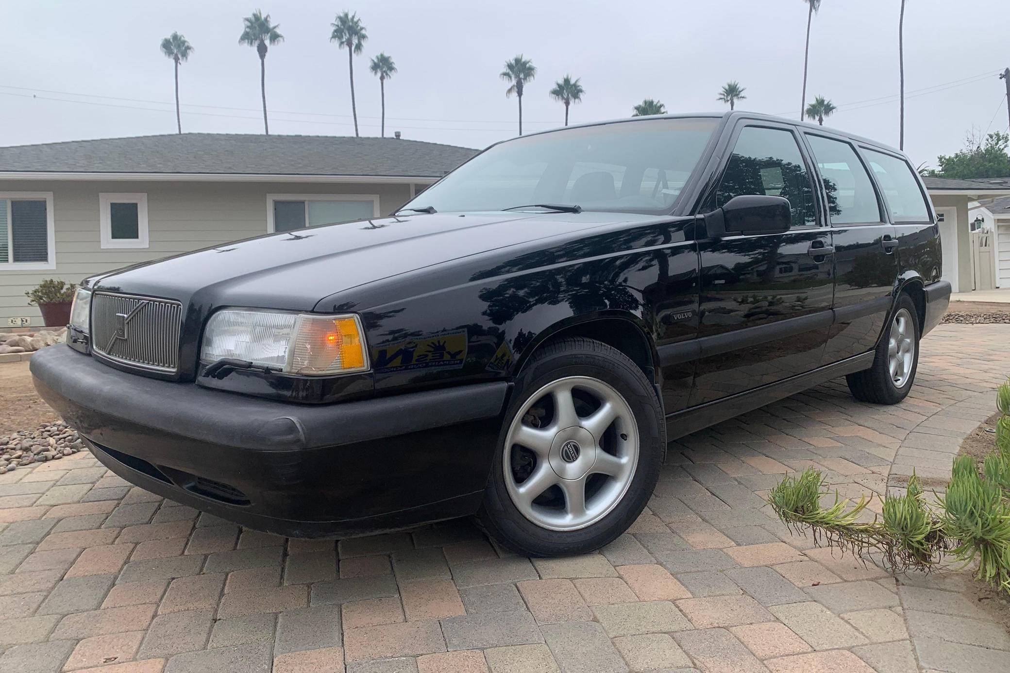 1994 Volvo 850 sold for $8,000