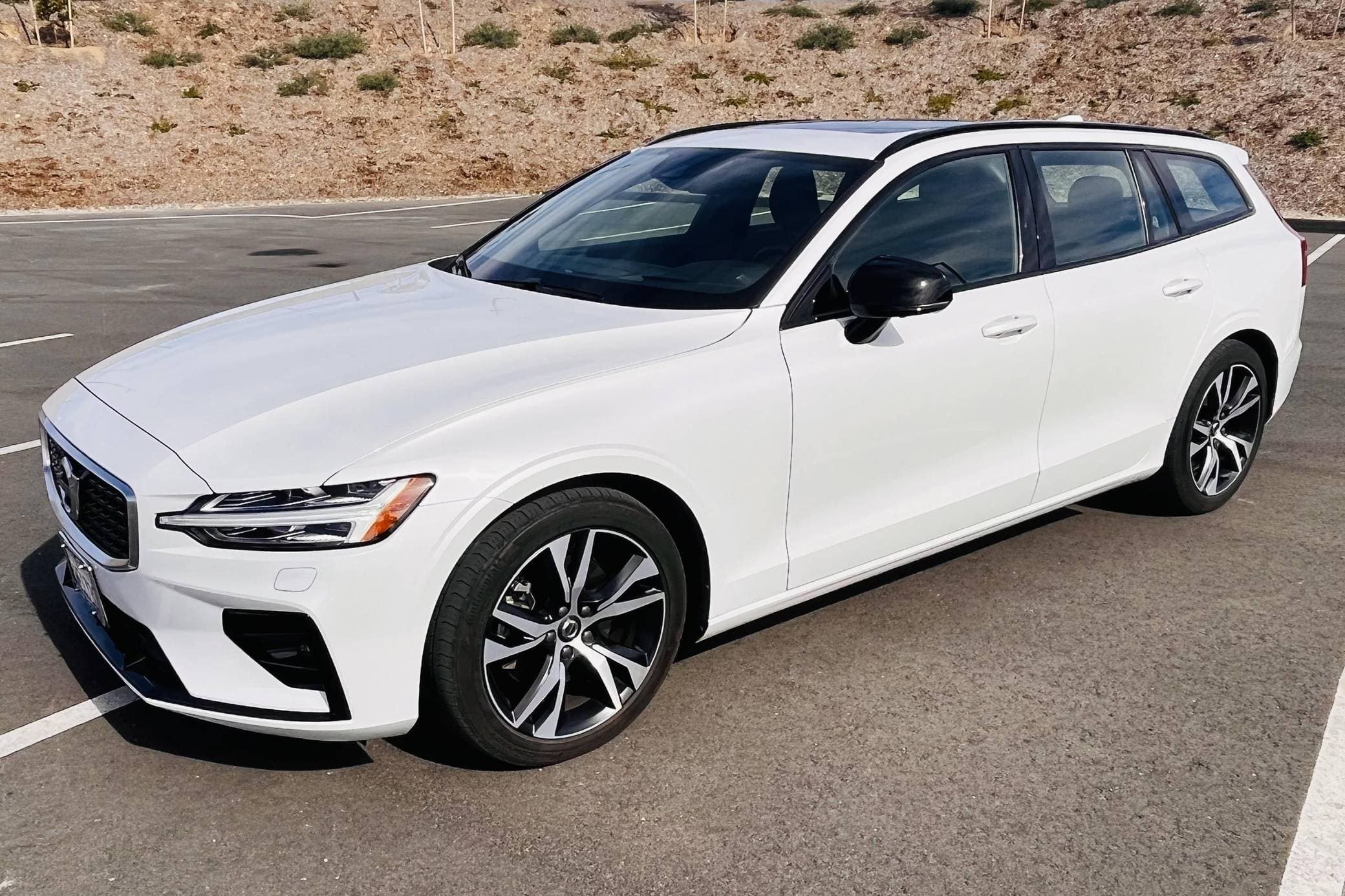 2020 Volvo V60 sold for $30,251