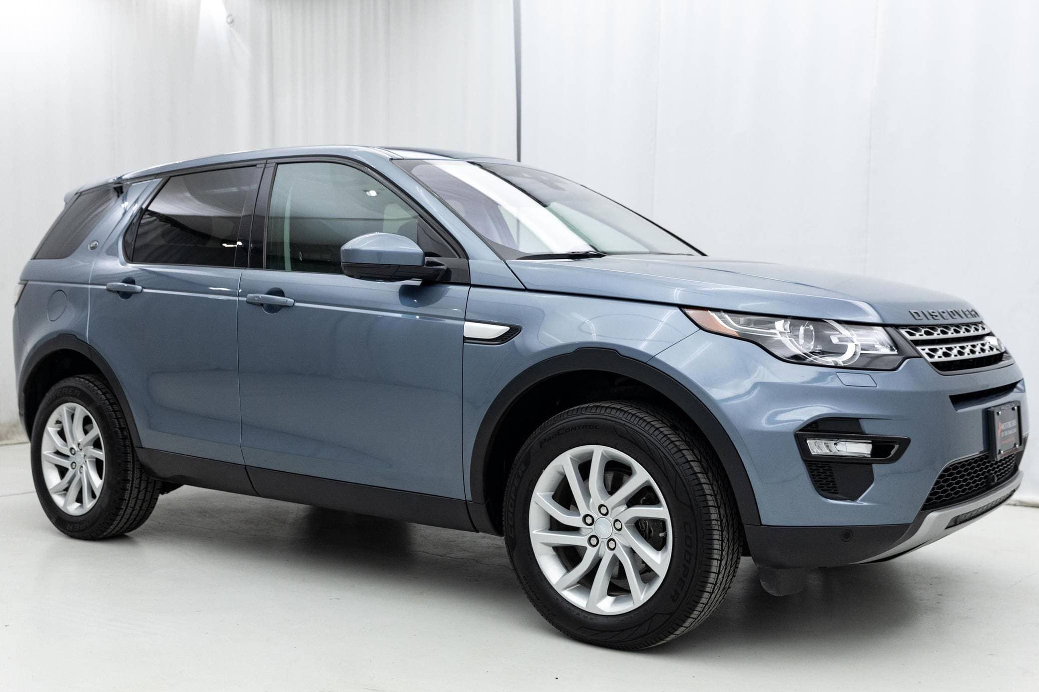 2019 Land Rover Discovery sold for $16,500
