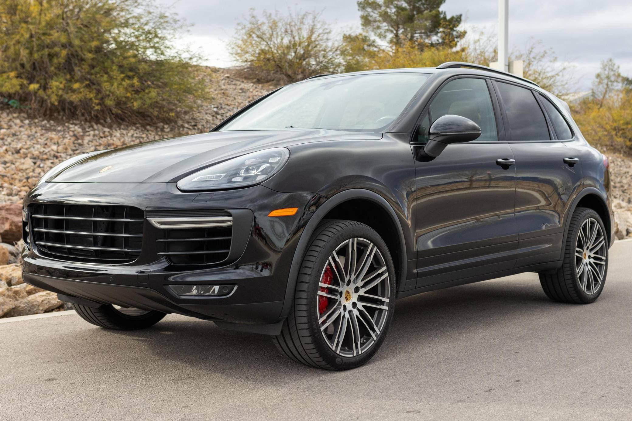 2017 Porsche Cayenne sold for $37,250