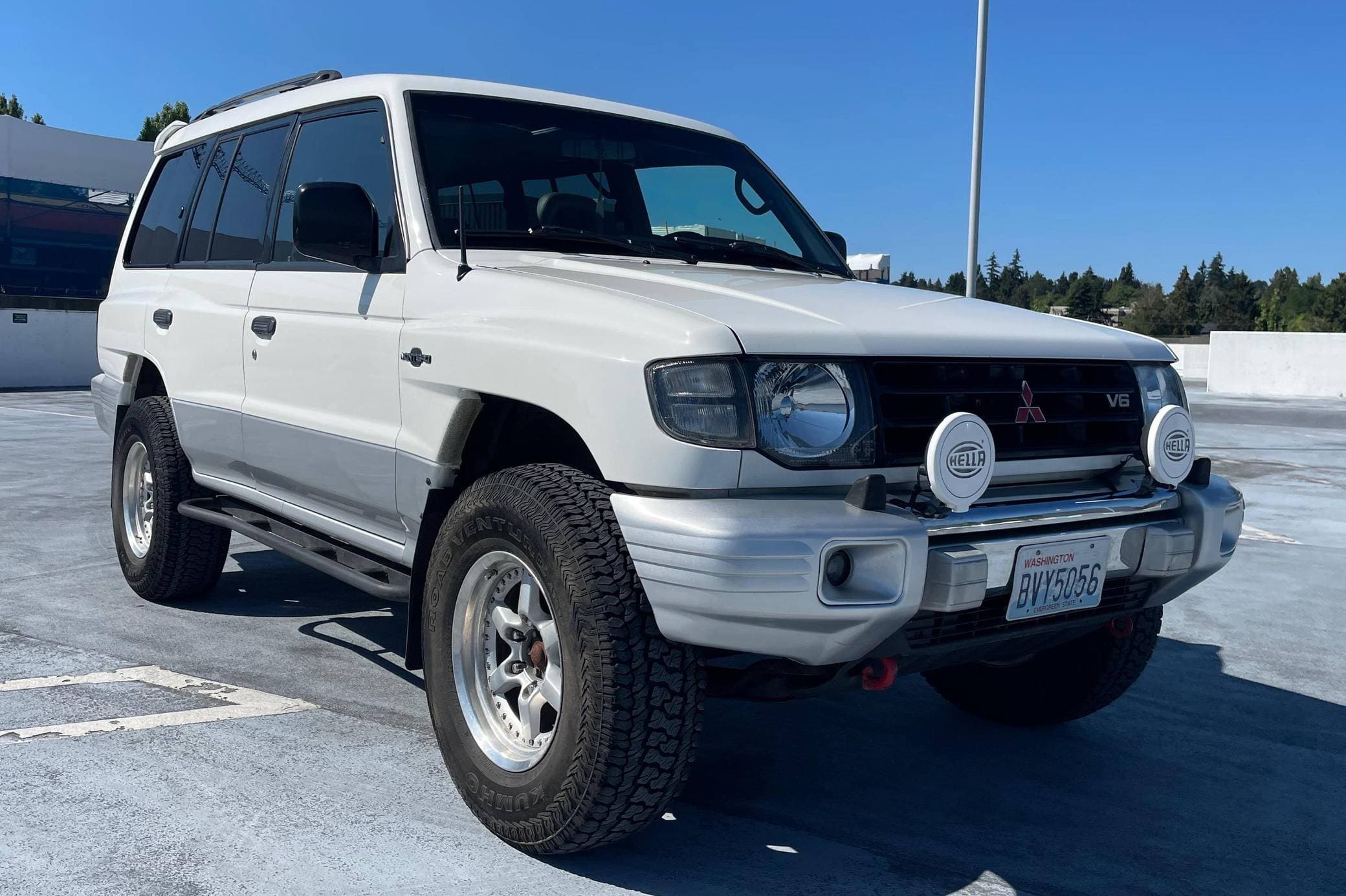 1999 Mitsubishi Montero sold for $5,300