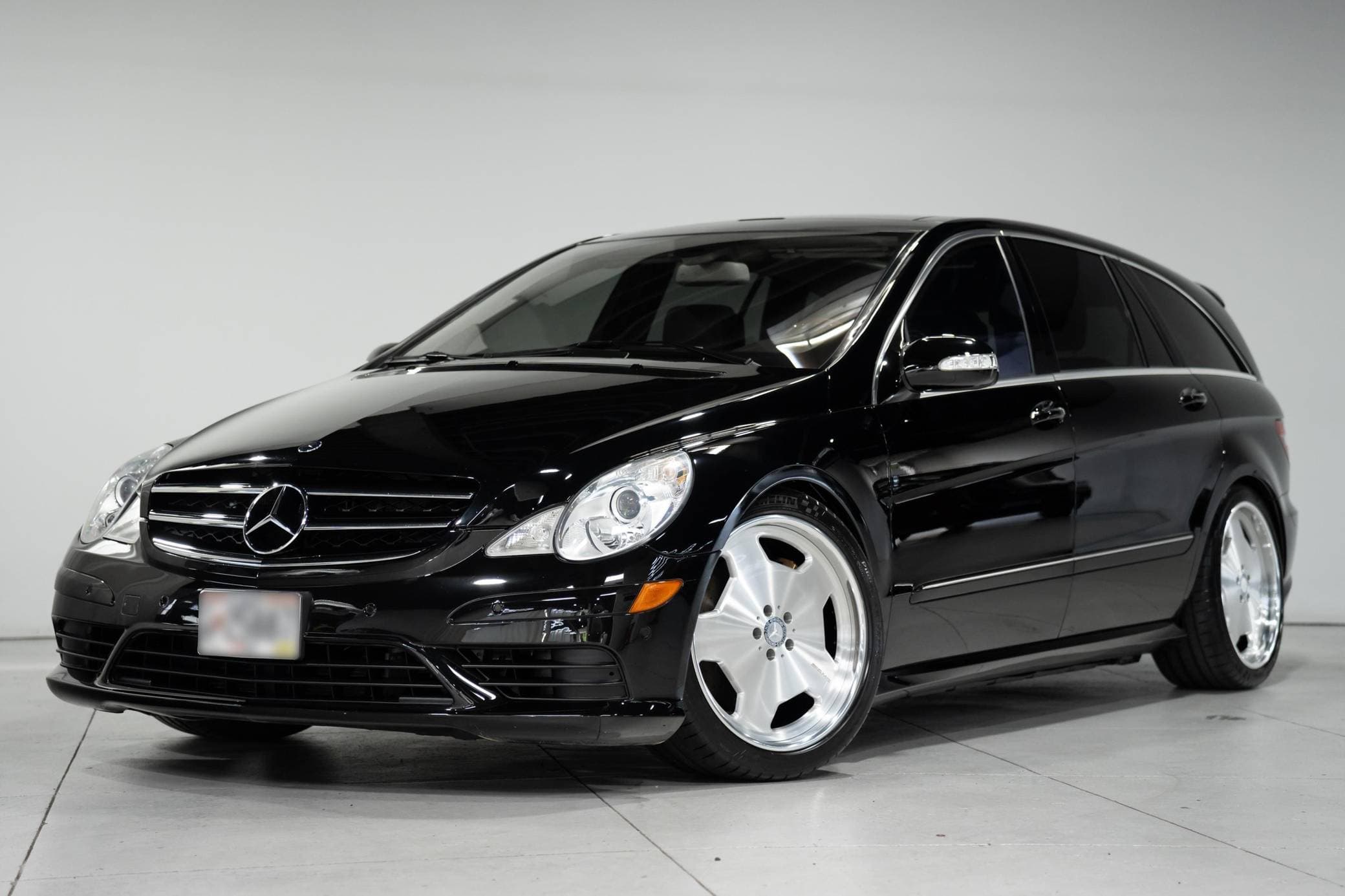 2007 Mercedes-Benz R-Class sold for $50,000