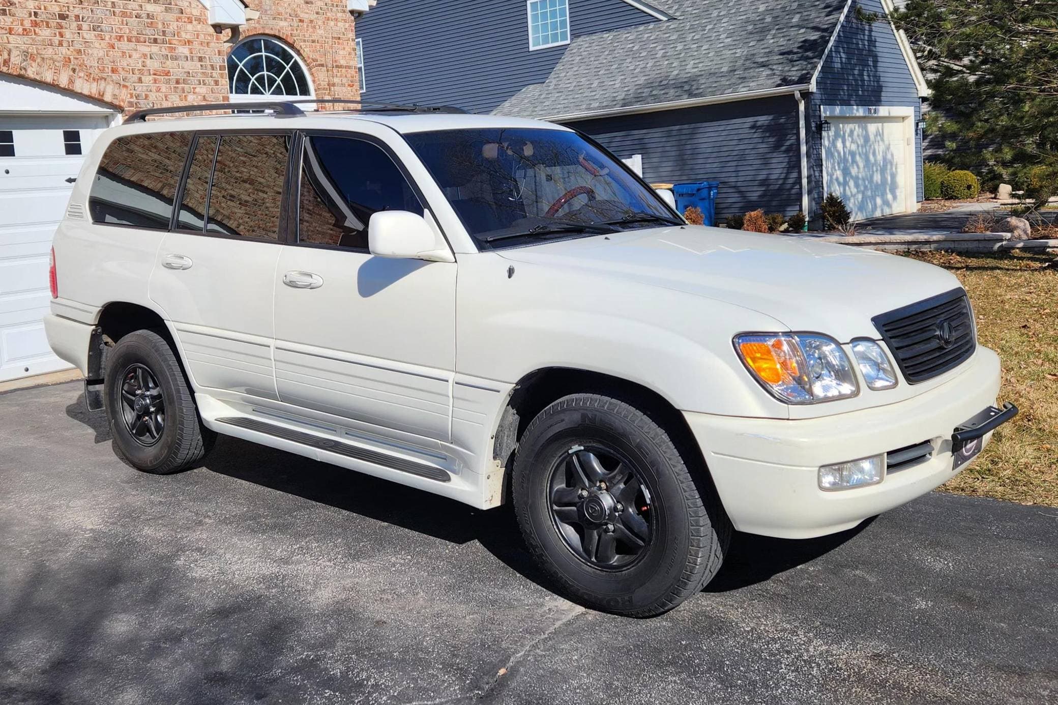 2002 Lexus LX sold for $6,666