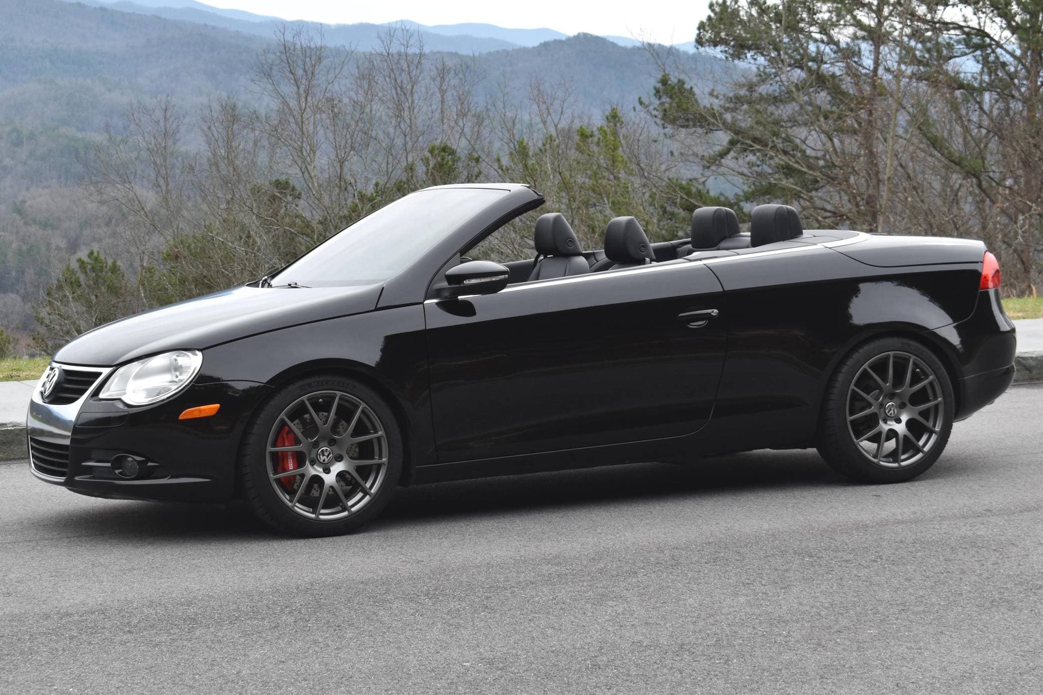 2011 Volkswagen Eos sold for $9,900