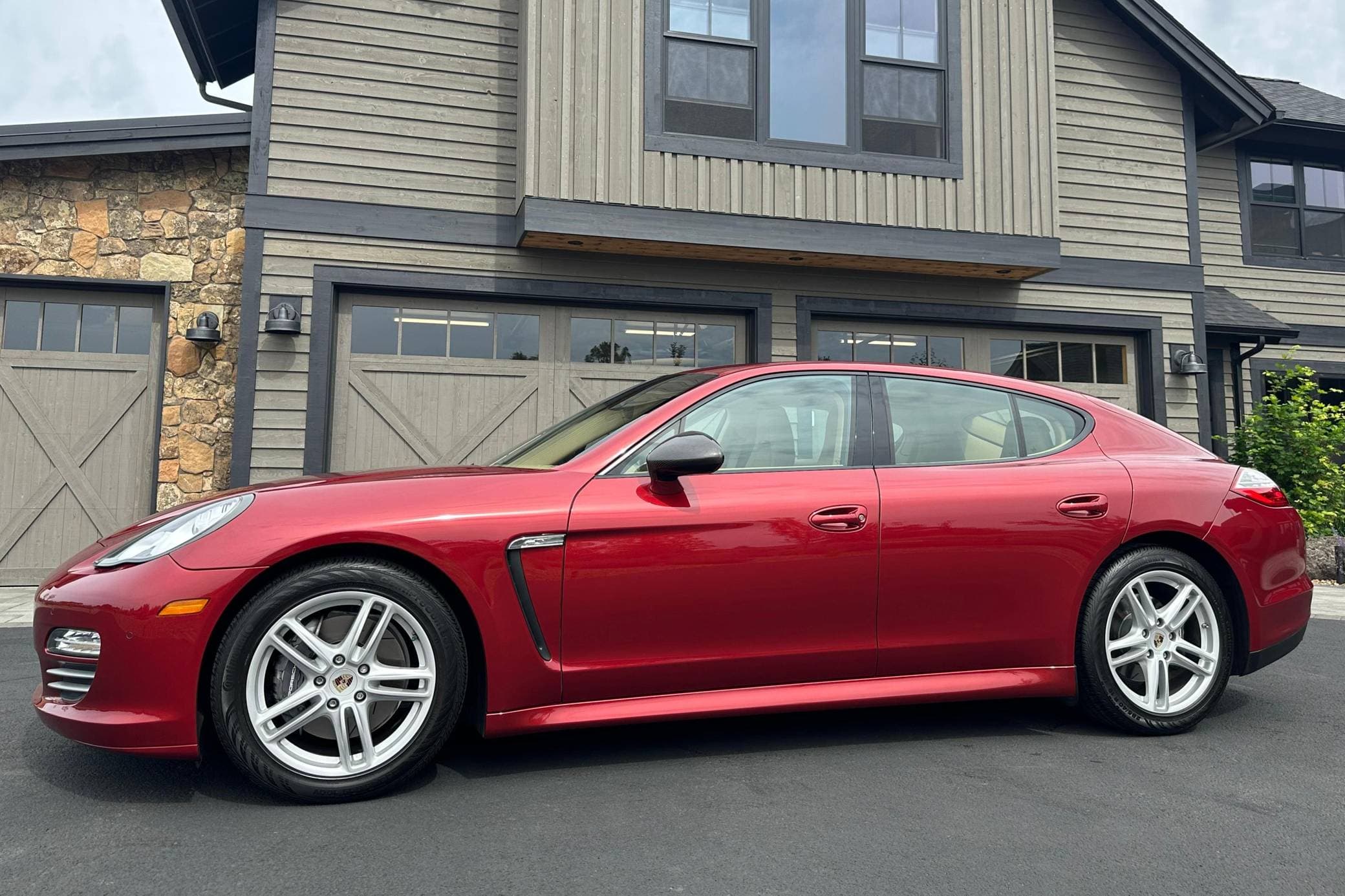 2011 Porsche Panamera sold for $34,250