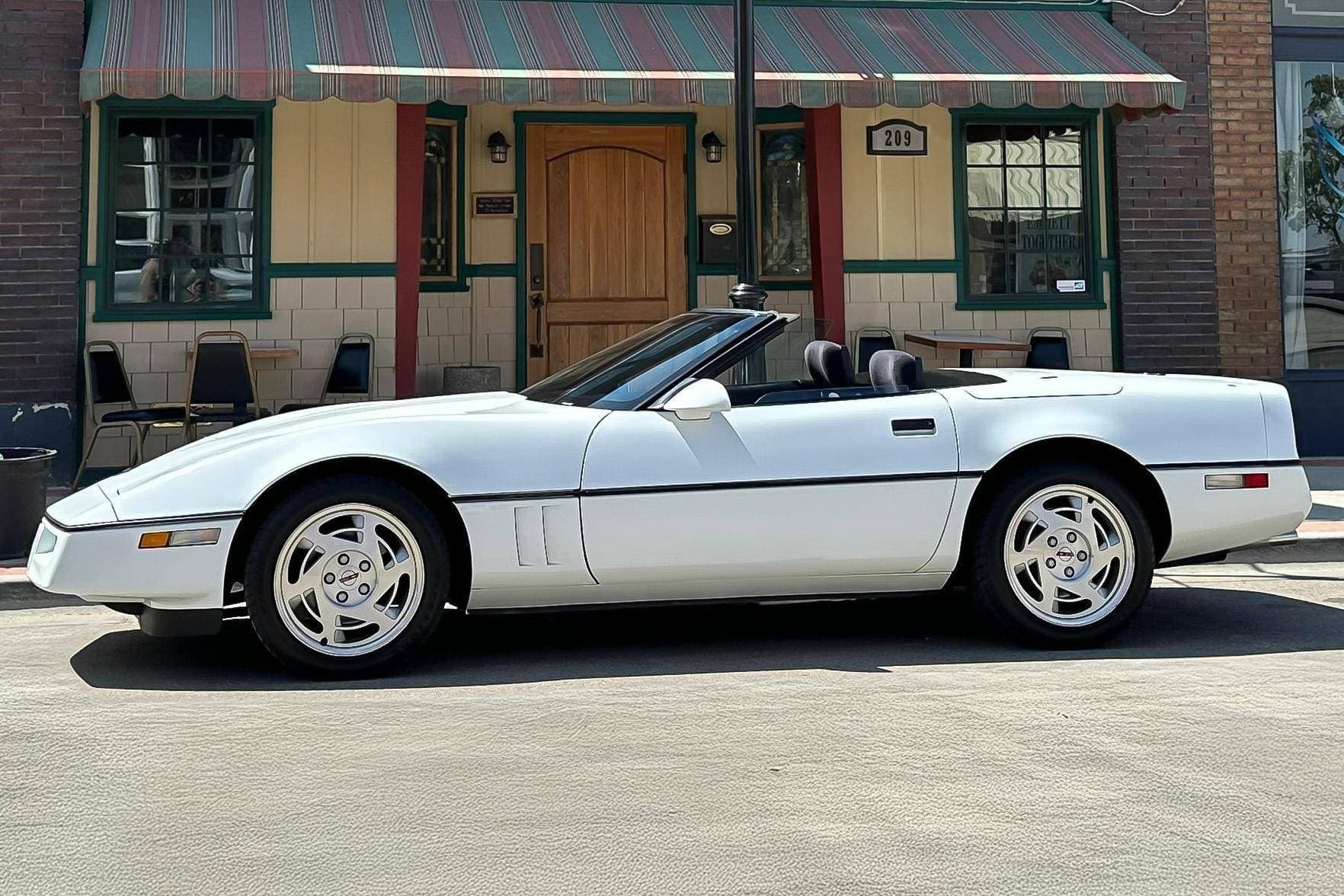 1990 Chevrolet C4 Corvette sold for $7,700