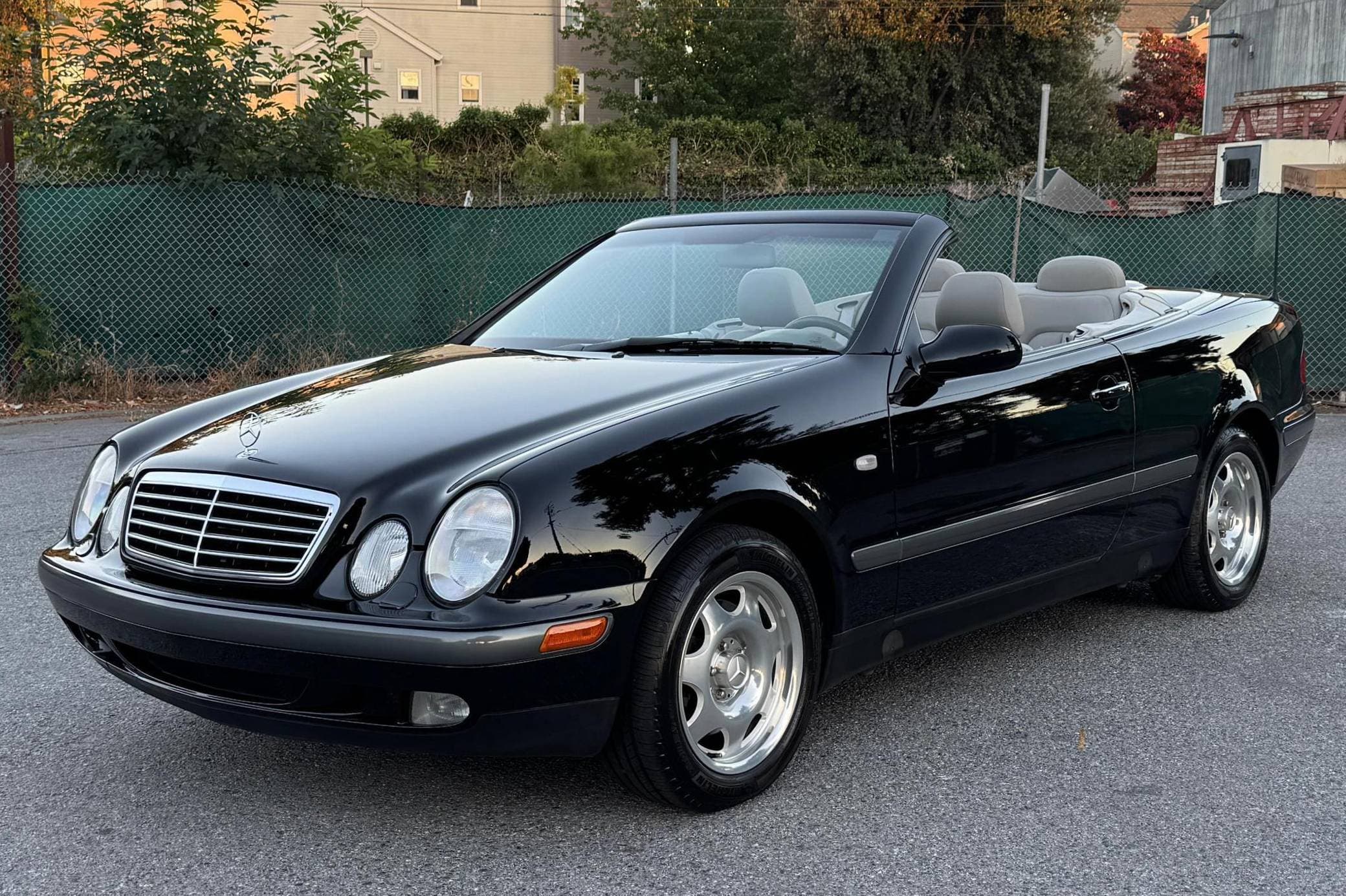 1999 Mercedes-Benz CLK-Class sold for $9,900