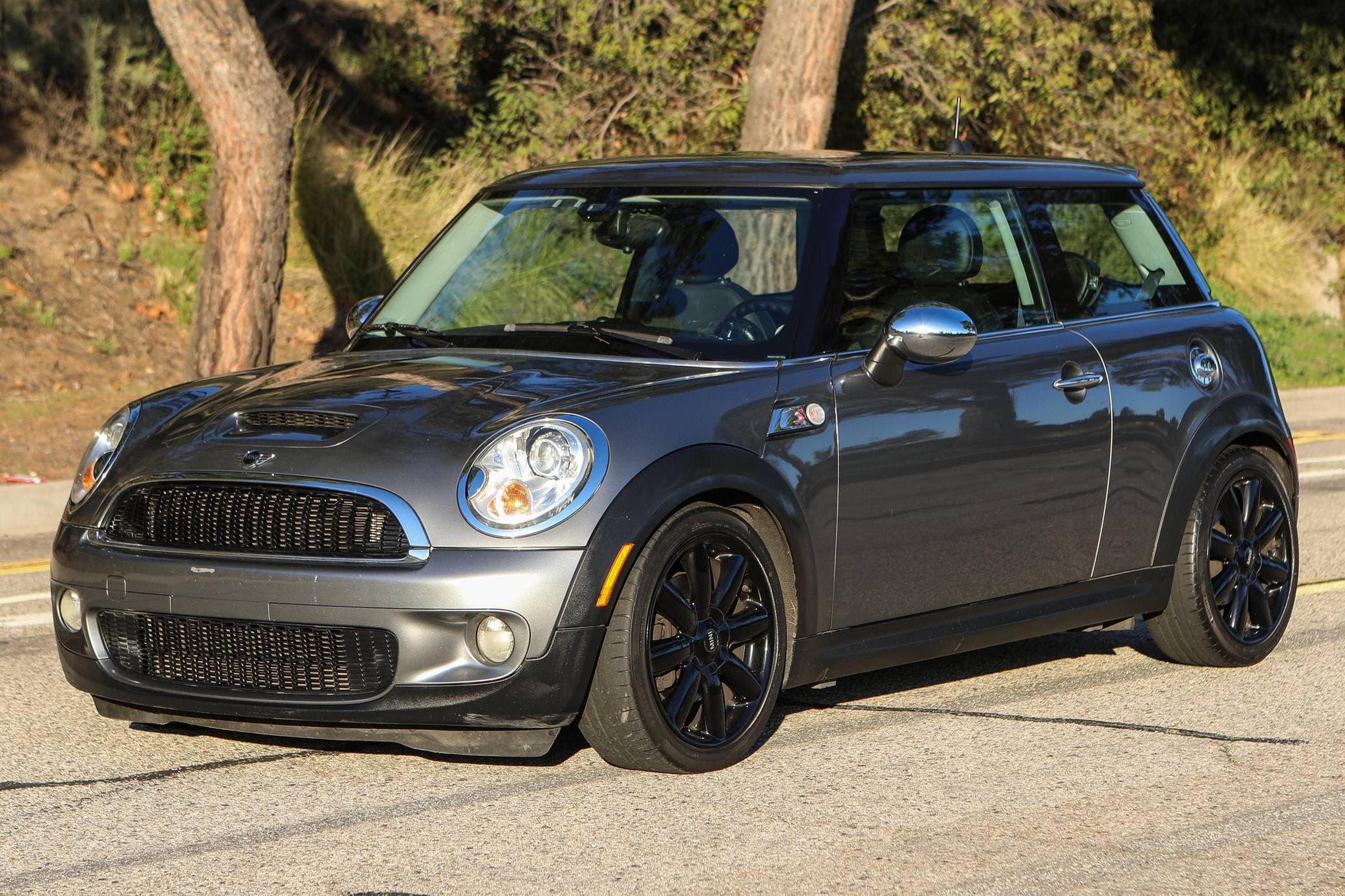 2008 MINI Cooper sold for $5,200