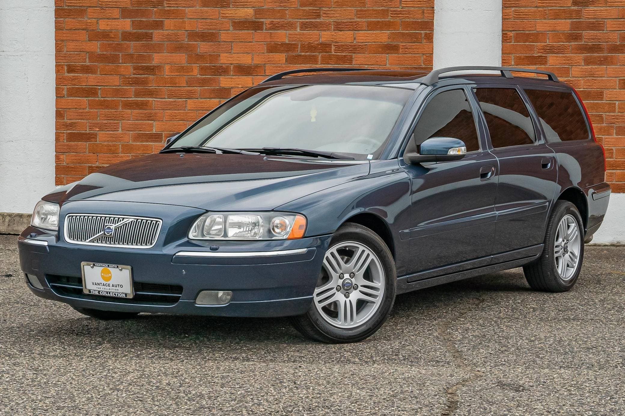 2007 Volvo V70 sold for $11,500