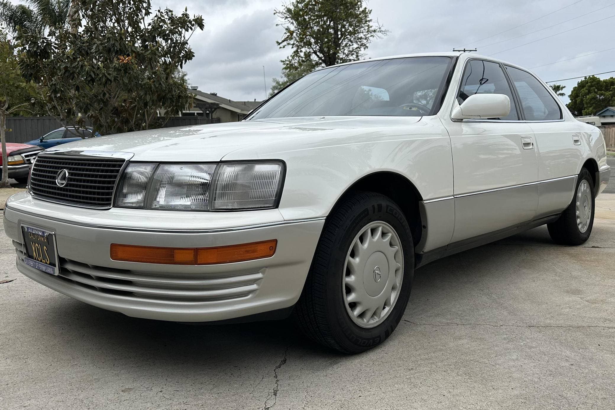 1990 Lexus LS sold for $12,100
