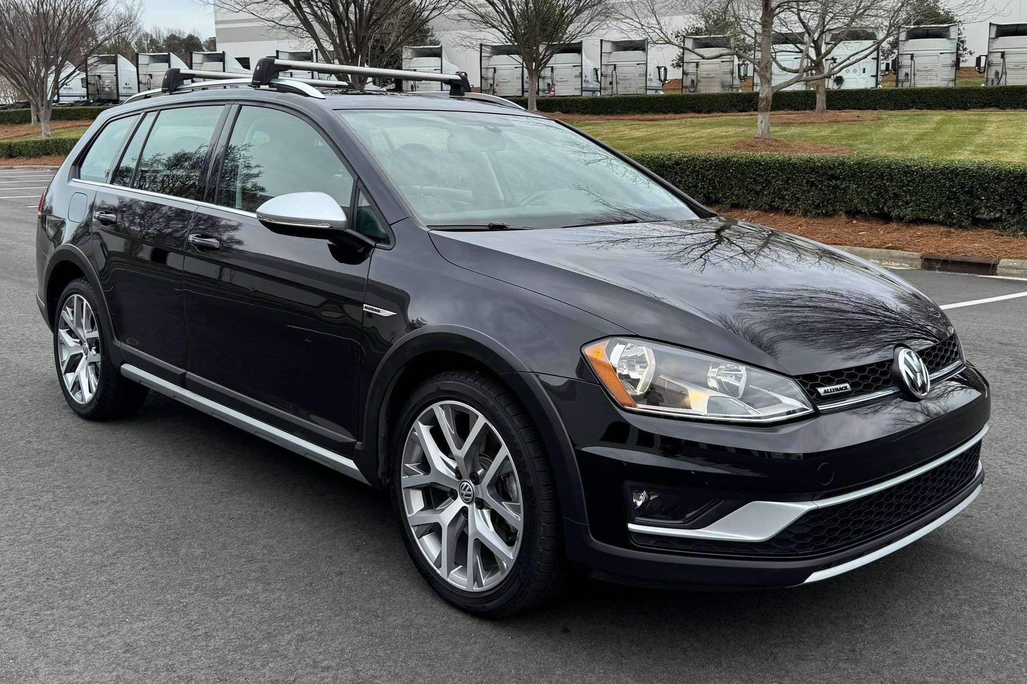 2017 Volkswagen Golf sold for $16,350