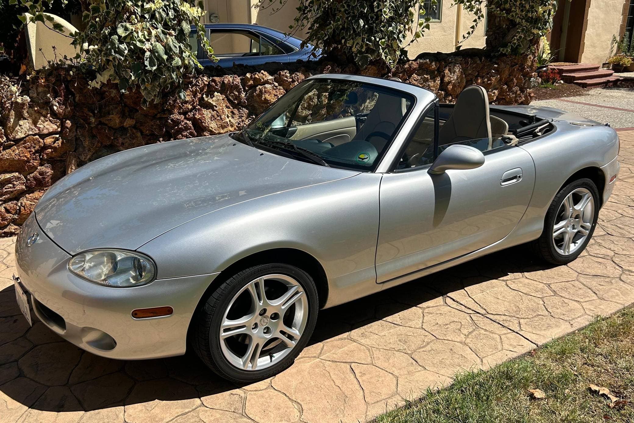 2004 Mazda NB Miata sold for $9,500