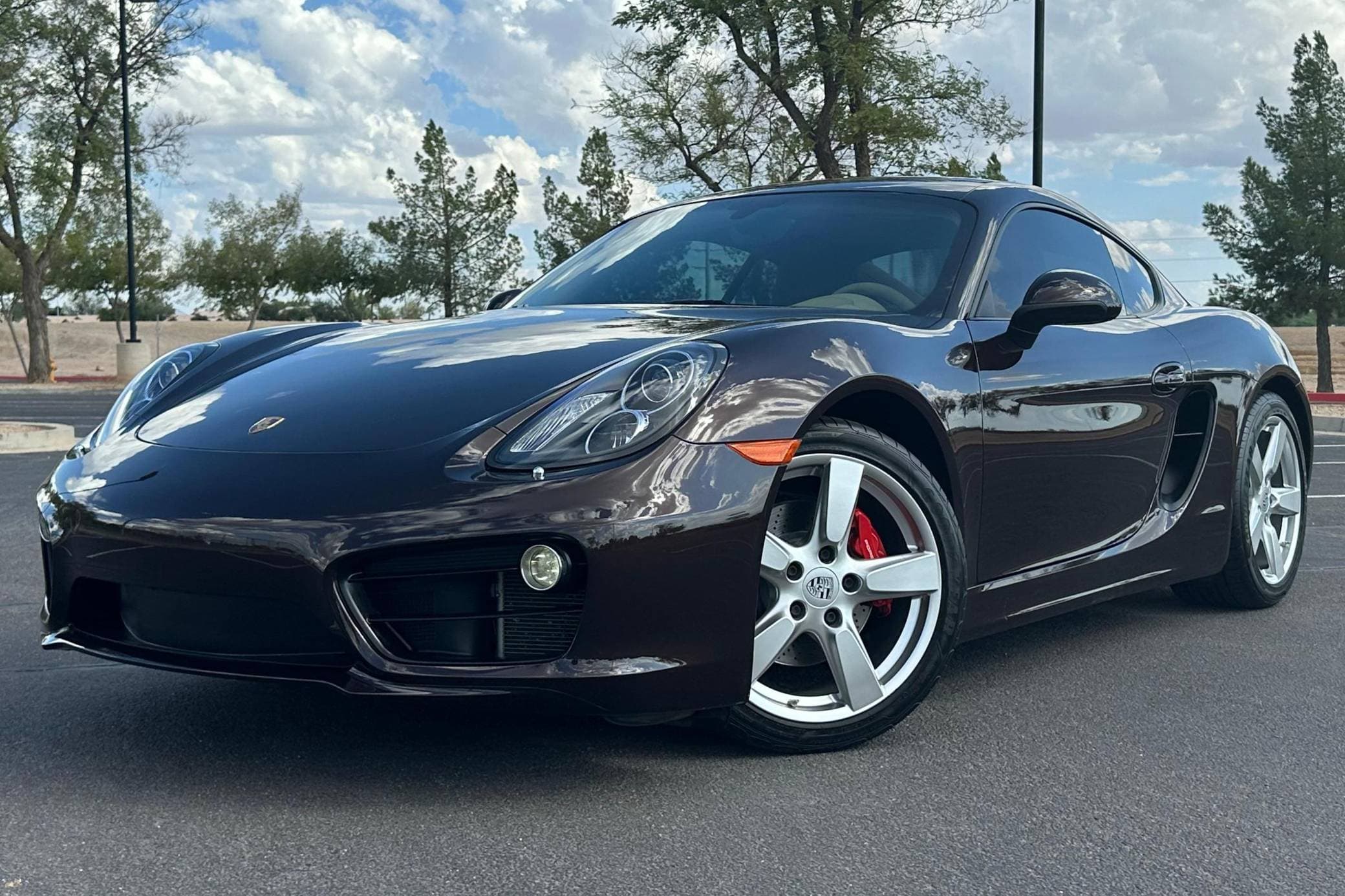2014 Porsche 981 Cayman sold for $44,000
