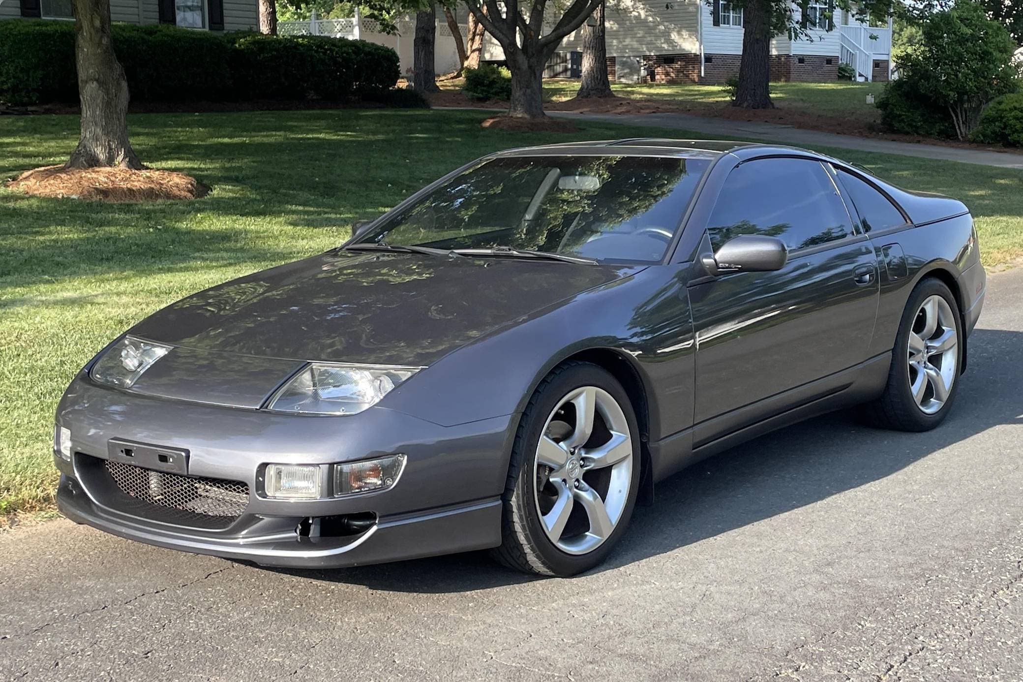 1990 Nissan 300ZX sold for $9,600