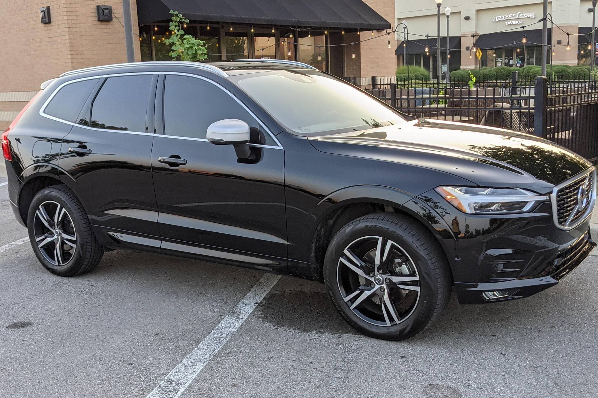 2019 Volvo XC60 sold for $32,900