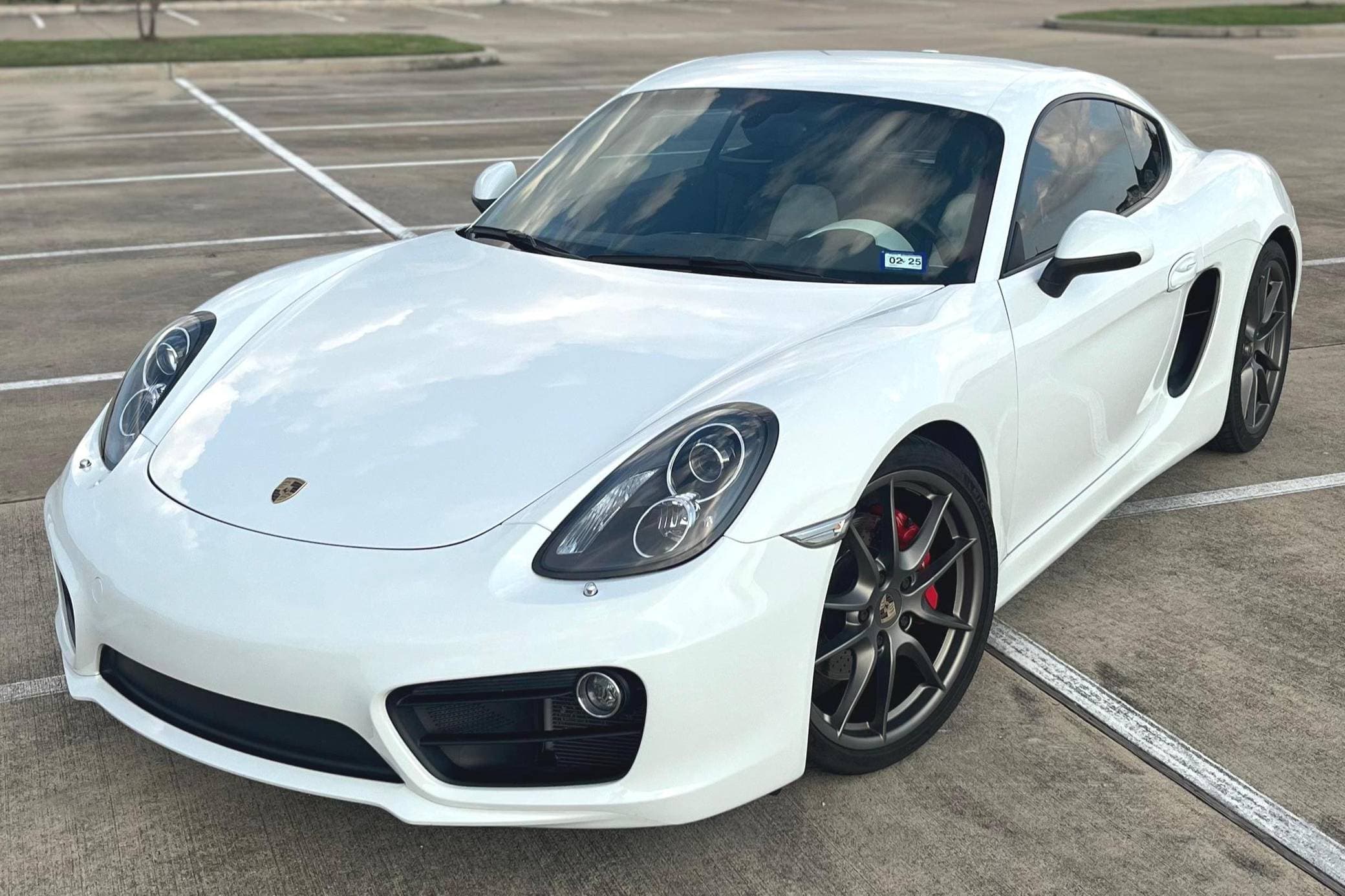 2014 Porsche 981 Cayman sold for $55,000