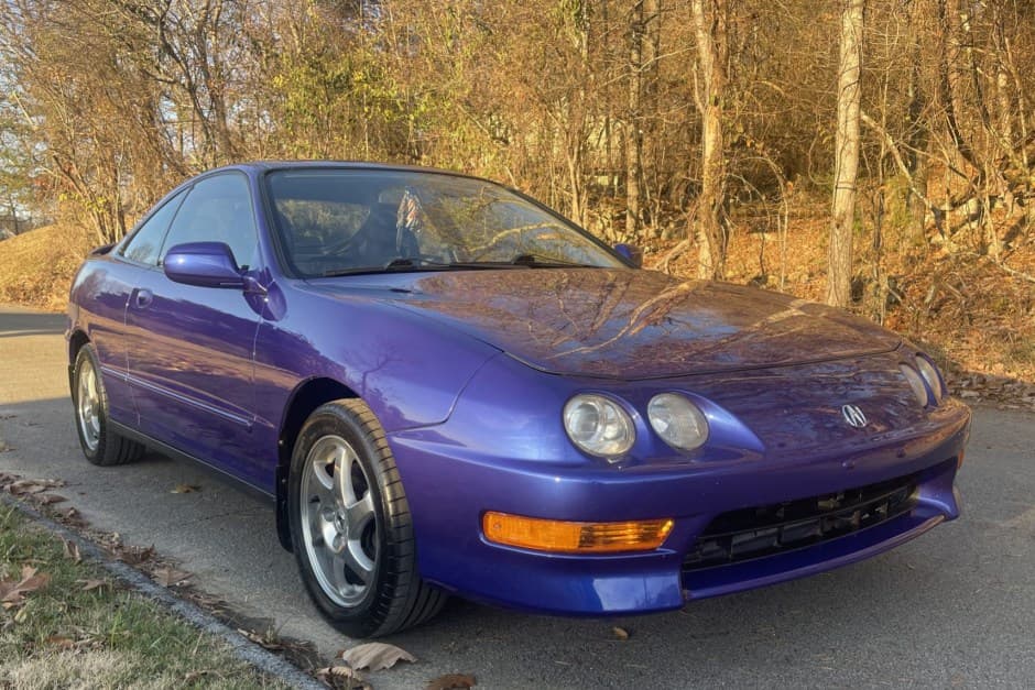 1998 Acura Integra sold for $13,750