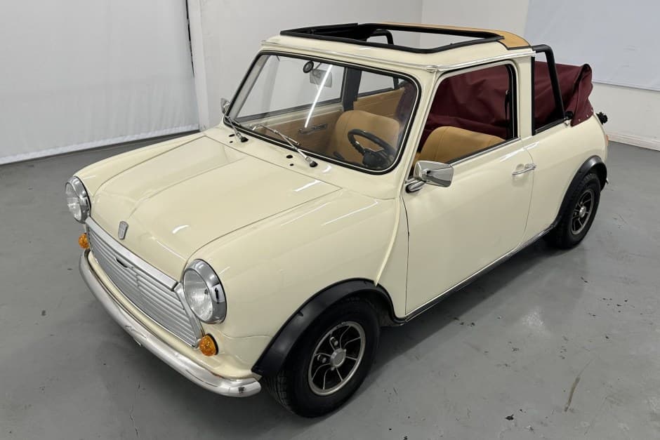 1972 Mini Mk III-Mk V sold for $15,000