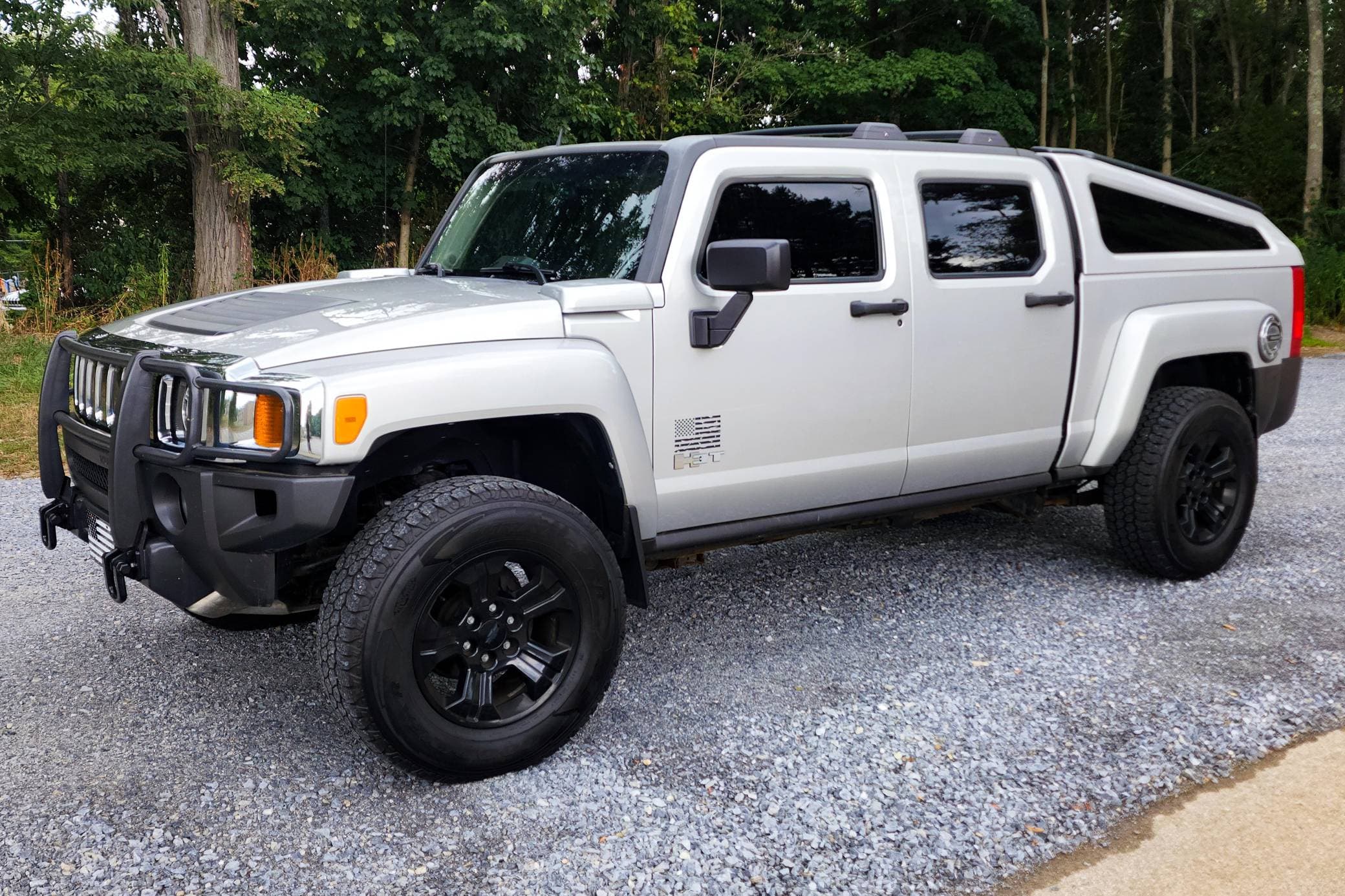 2010 Hummer H3T sold for $17,946
