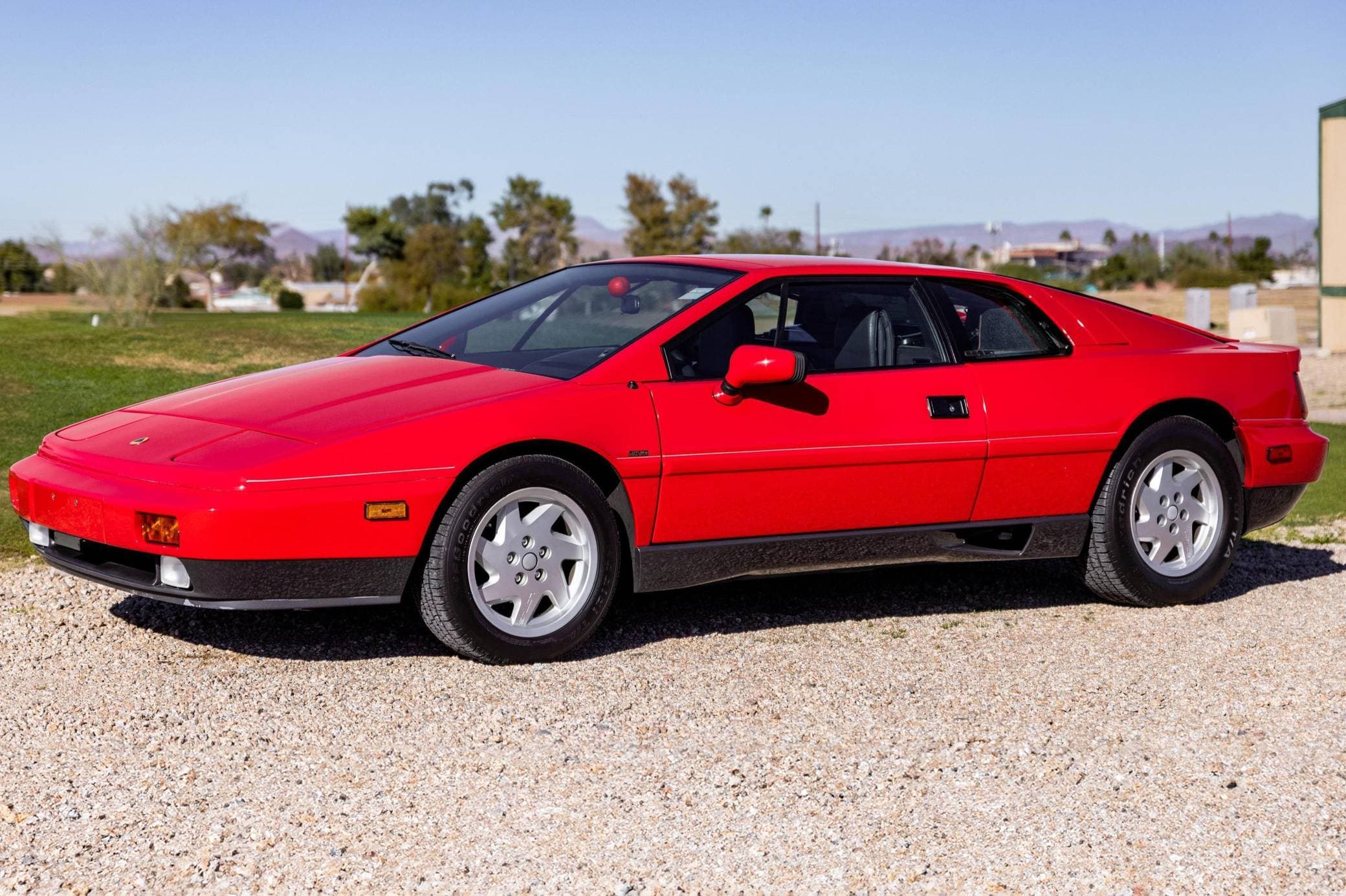 1989 Lotus Esprit sold for $24,000