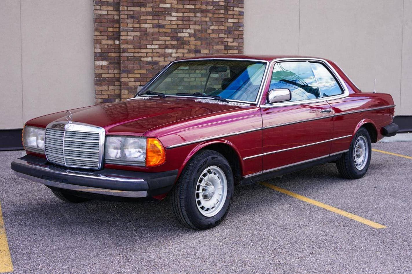 1982 Mercedes-Benz E-Class sold for $10,000