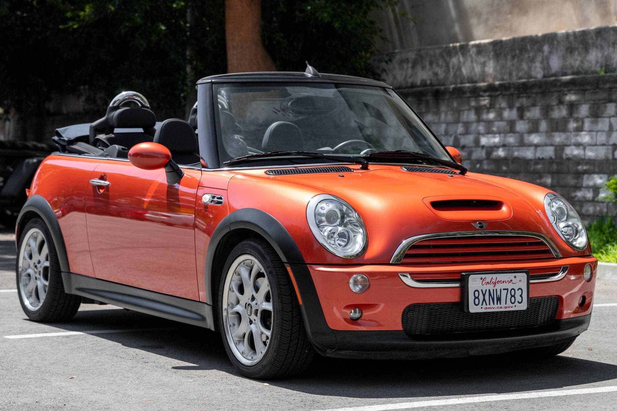 2006 MINI Cooper sold for $14,300