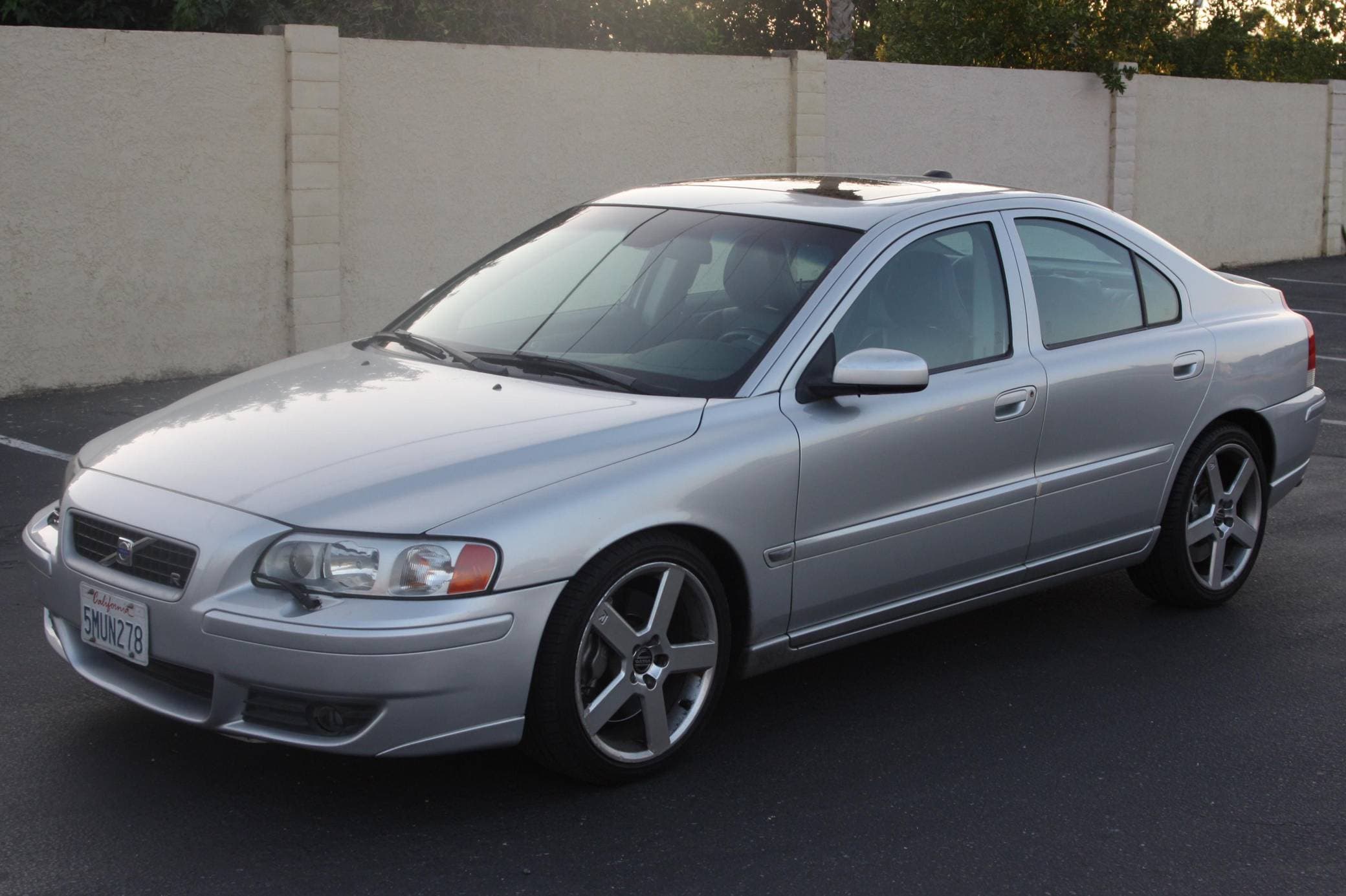 2005 Volvo S60 sold for $5,400