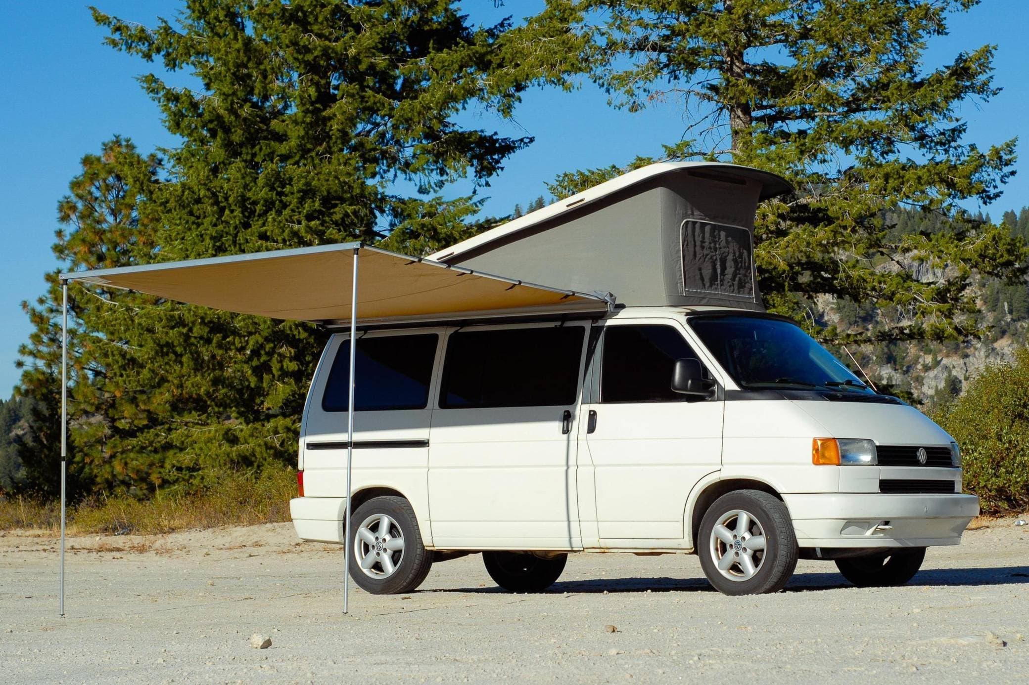 1993 Volkswagen Eurovan sold for $7,777