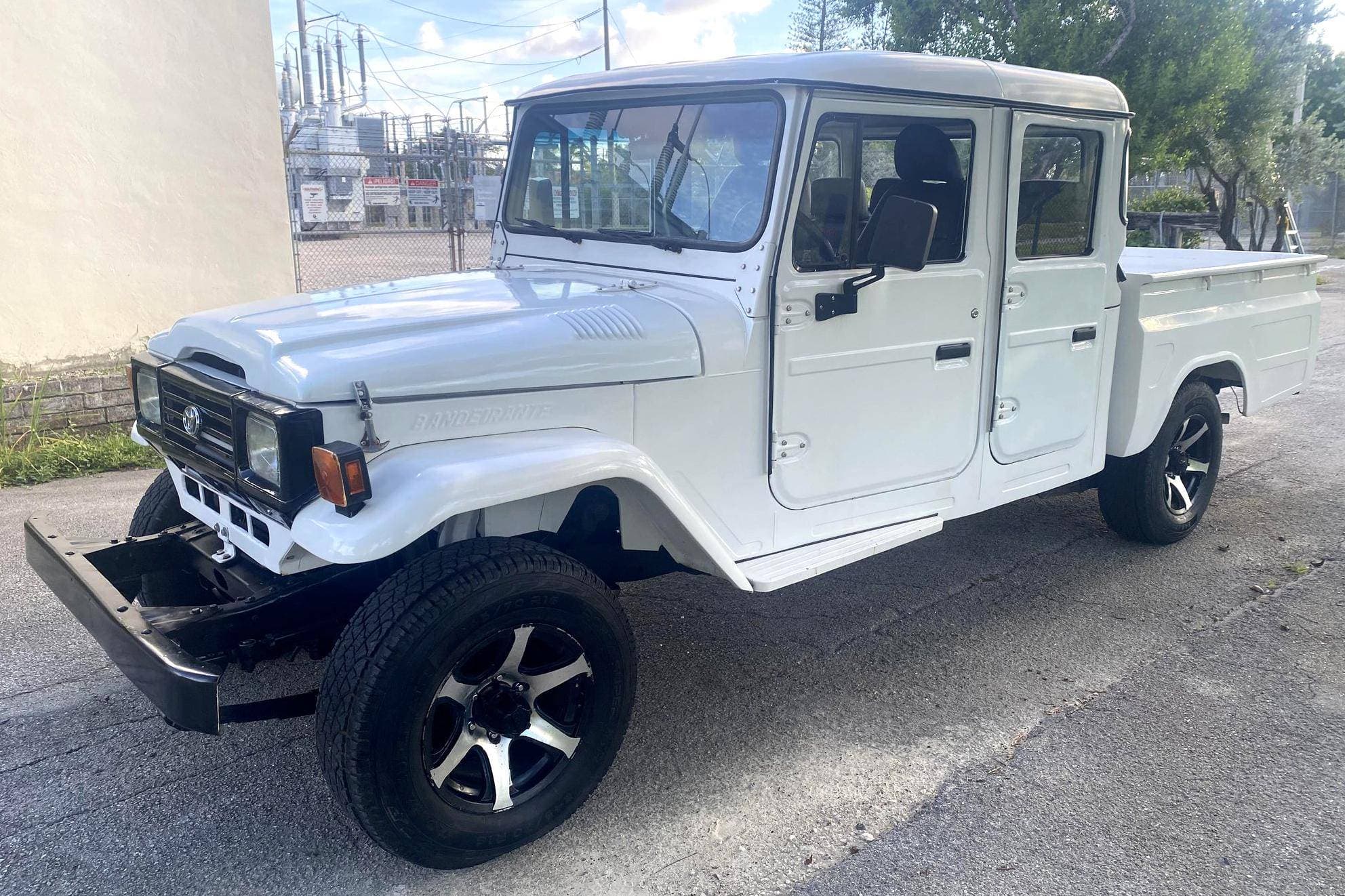 1994 Toyota Bandeirante sold for $16,000
