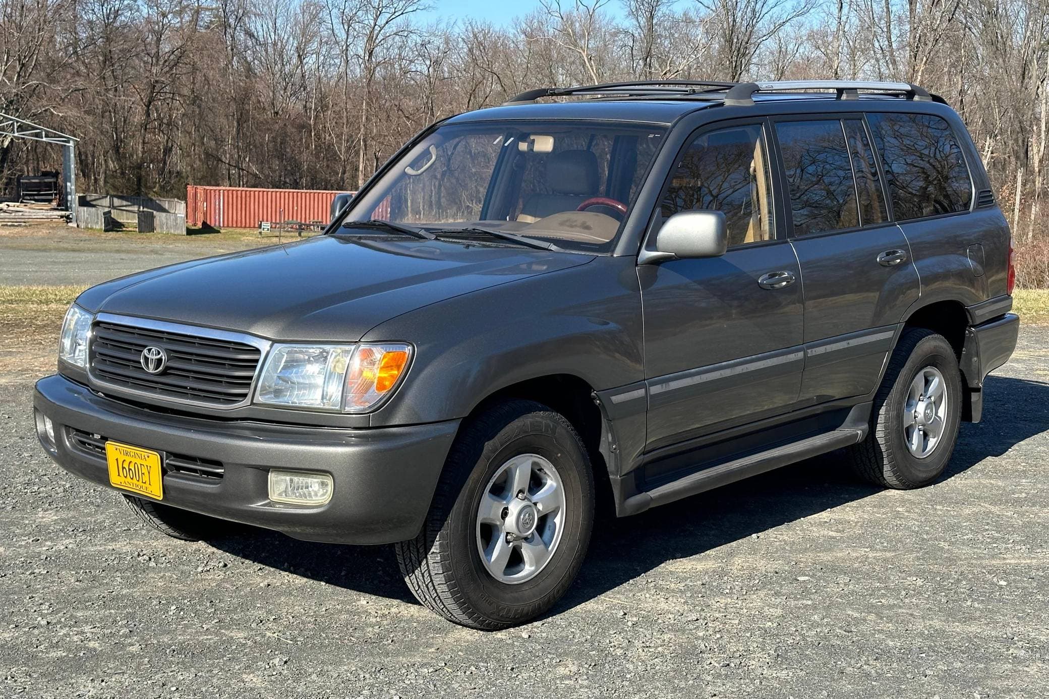 1998 Toyota Land Cruiser sold for $10,706