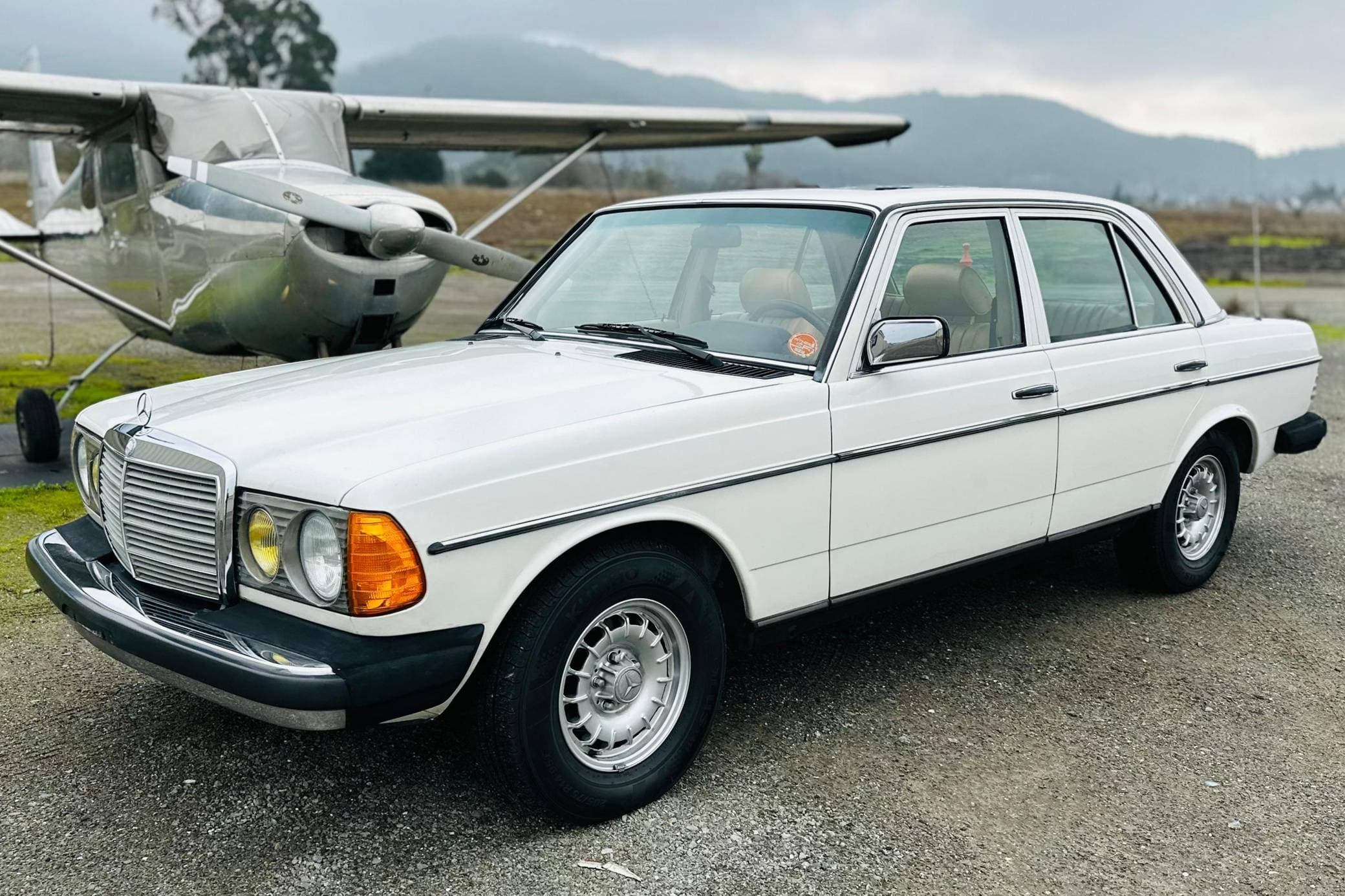 1985 Mercedes-Benz E-Class sold for $7,900