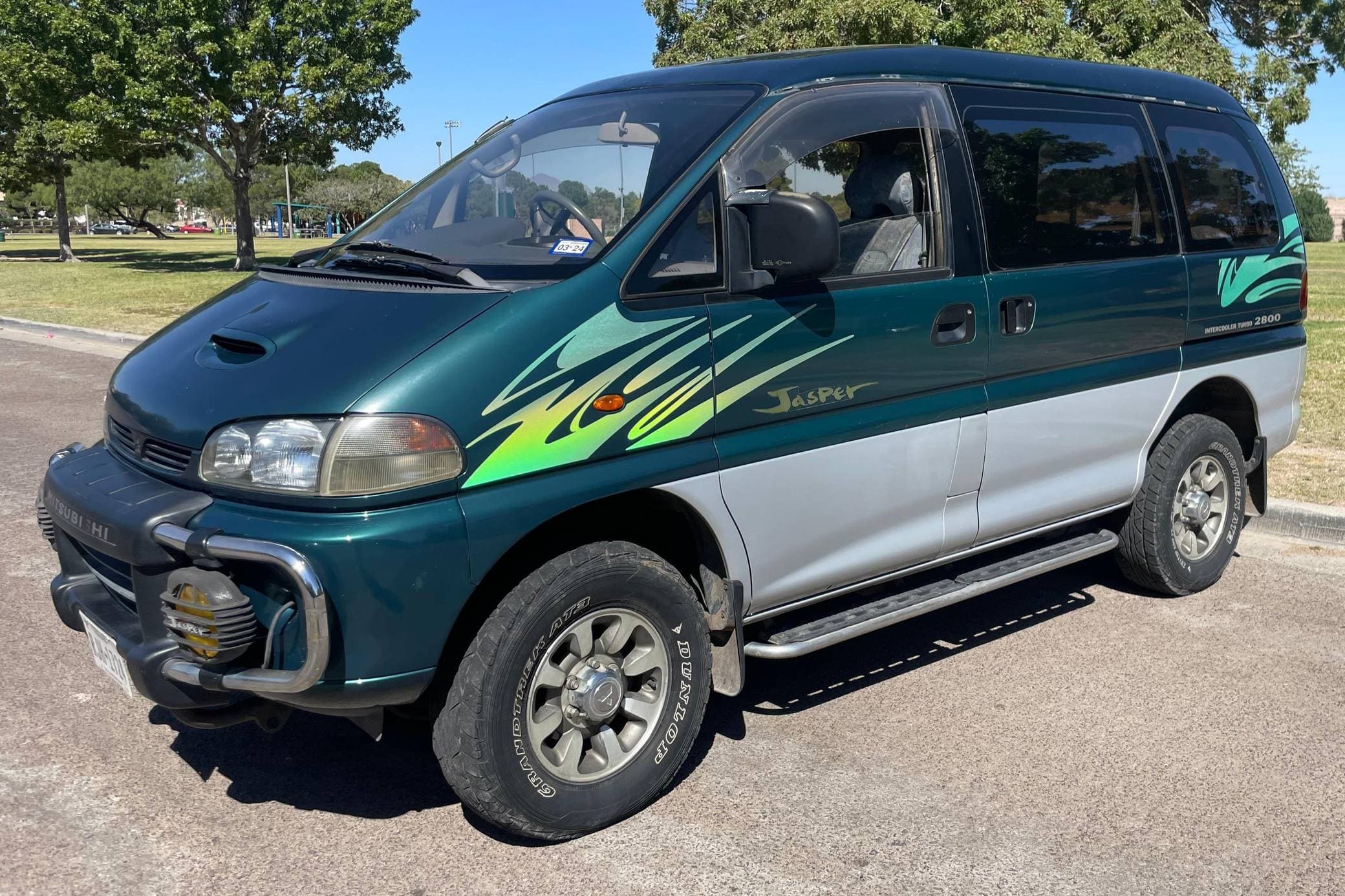 1996 Mitsubishi Delica sold for $6,400