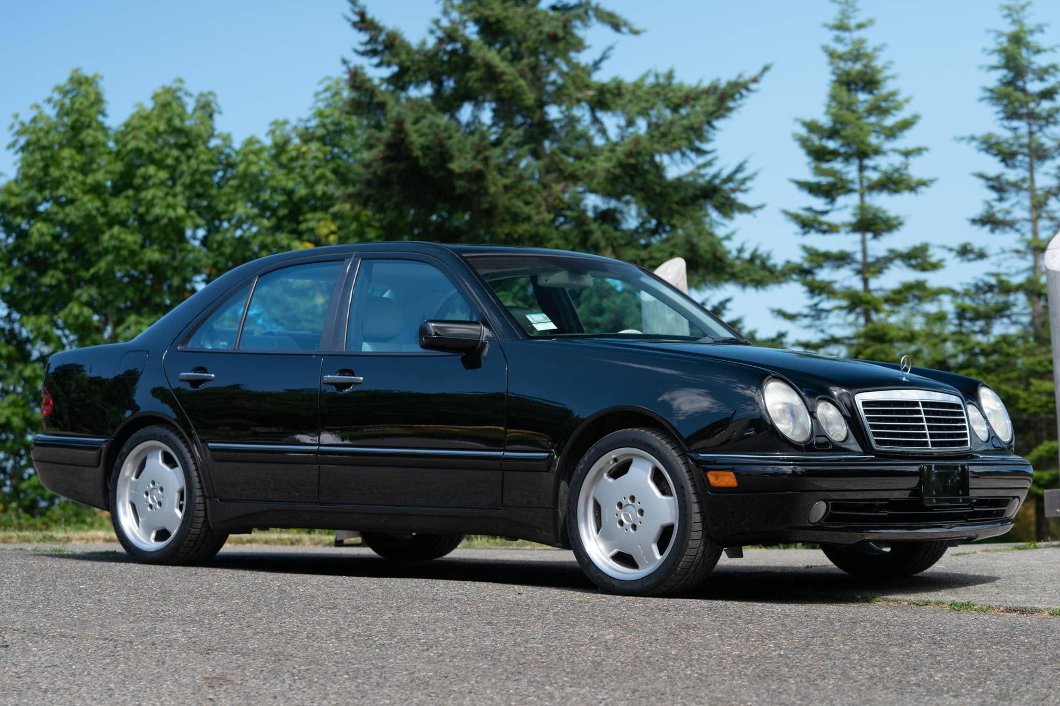 1999 Mercedes-Benz W210 E55 AMG sold for $8,100