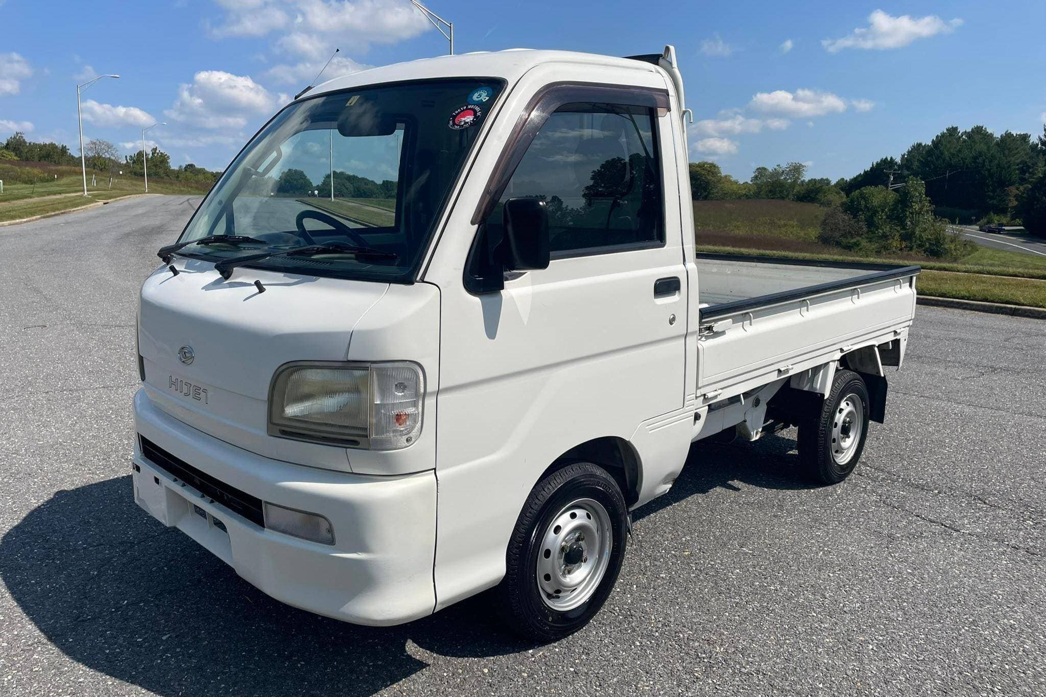 1999 Daihatsu Hijet sold for $7,600