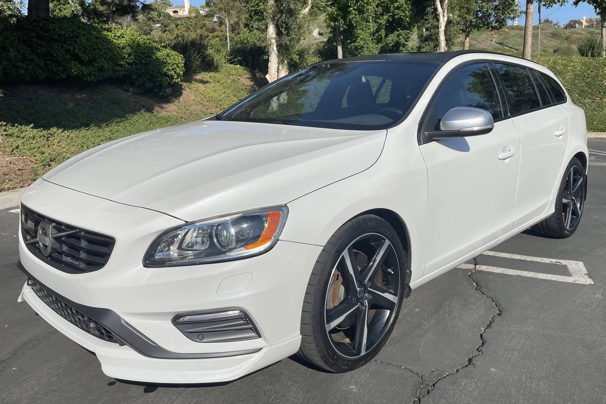 2015 Volvo V60 sold for $24,400
